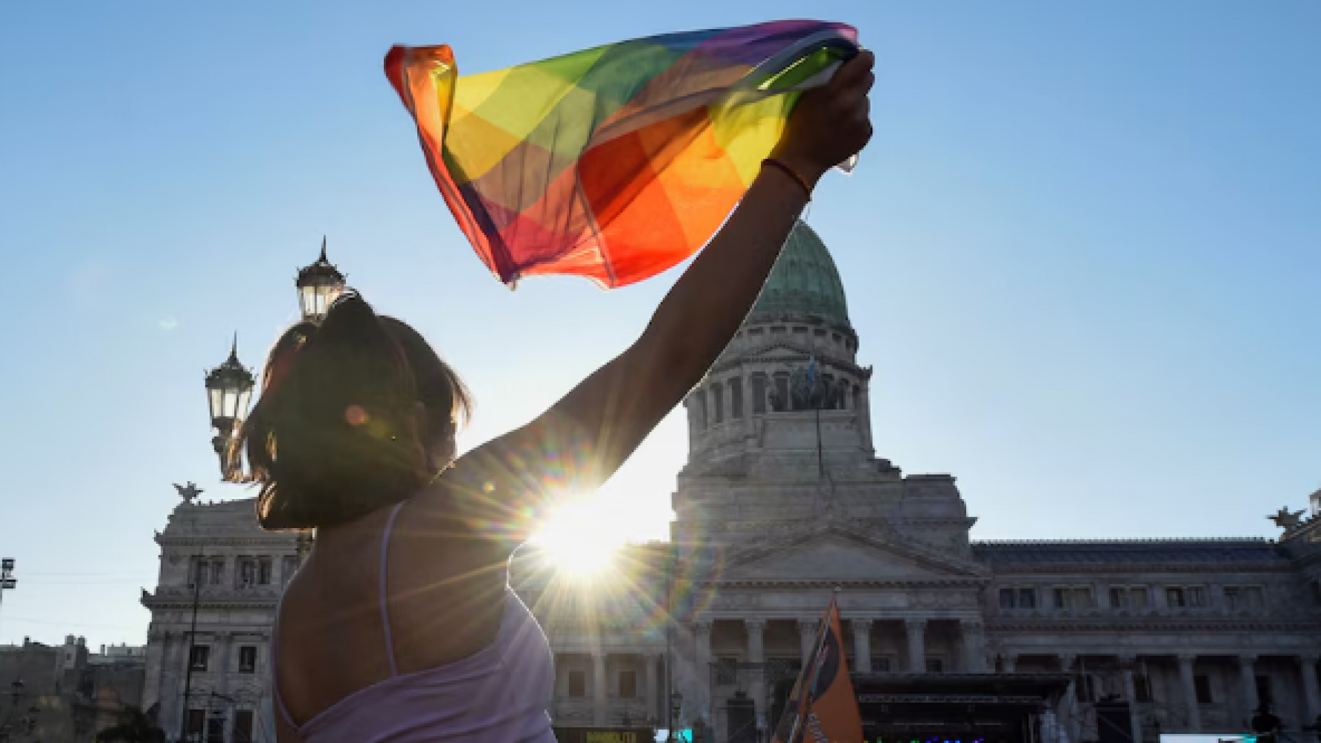 Quería un DNI que dijera "femeneidad travesti" y la Corte lo rechazó