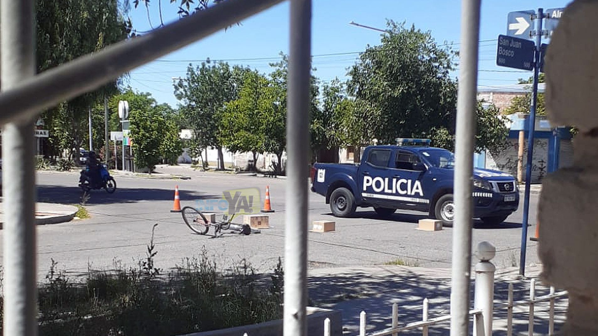 Un auto atropelló a una ciclista en la esquina de San Juan Bosco y 9 de Julio