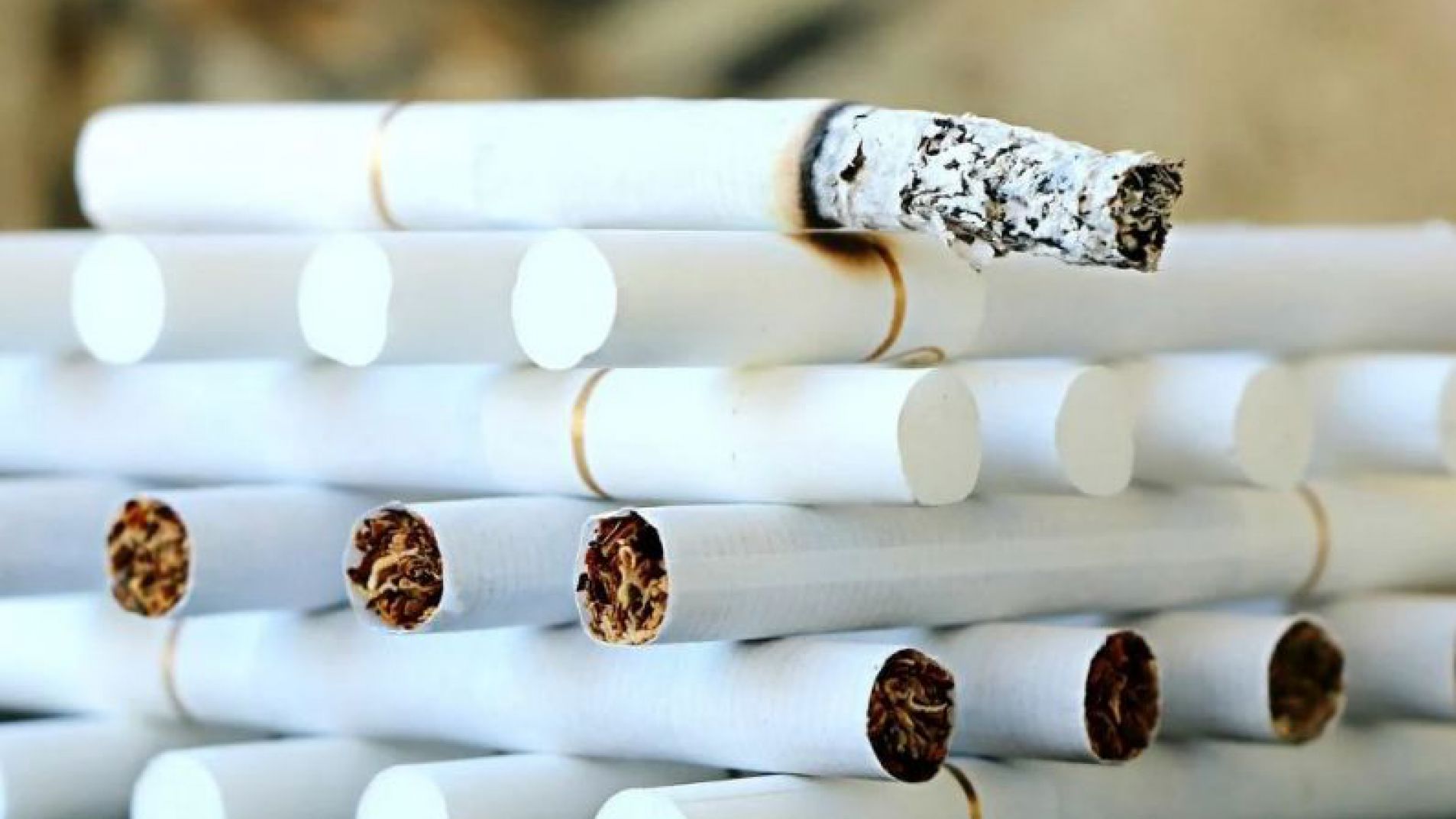 El efecto poco conocido del cigarrillo que pone en riesgo la salud ósea