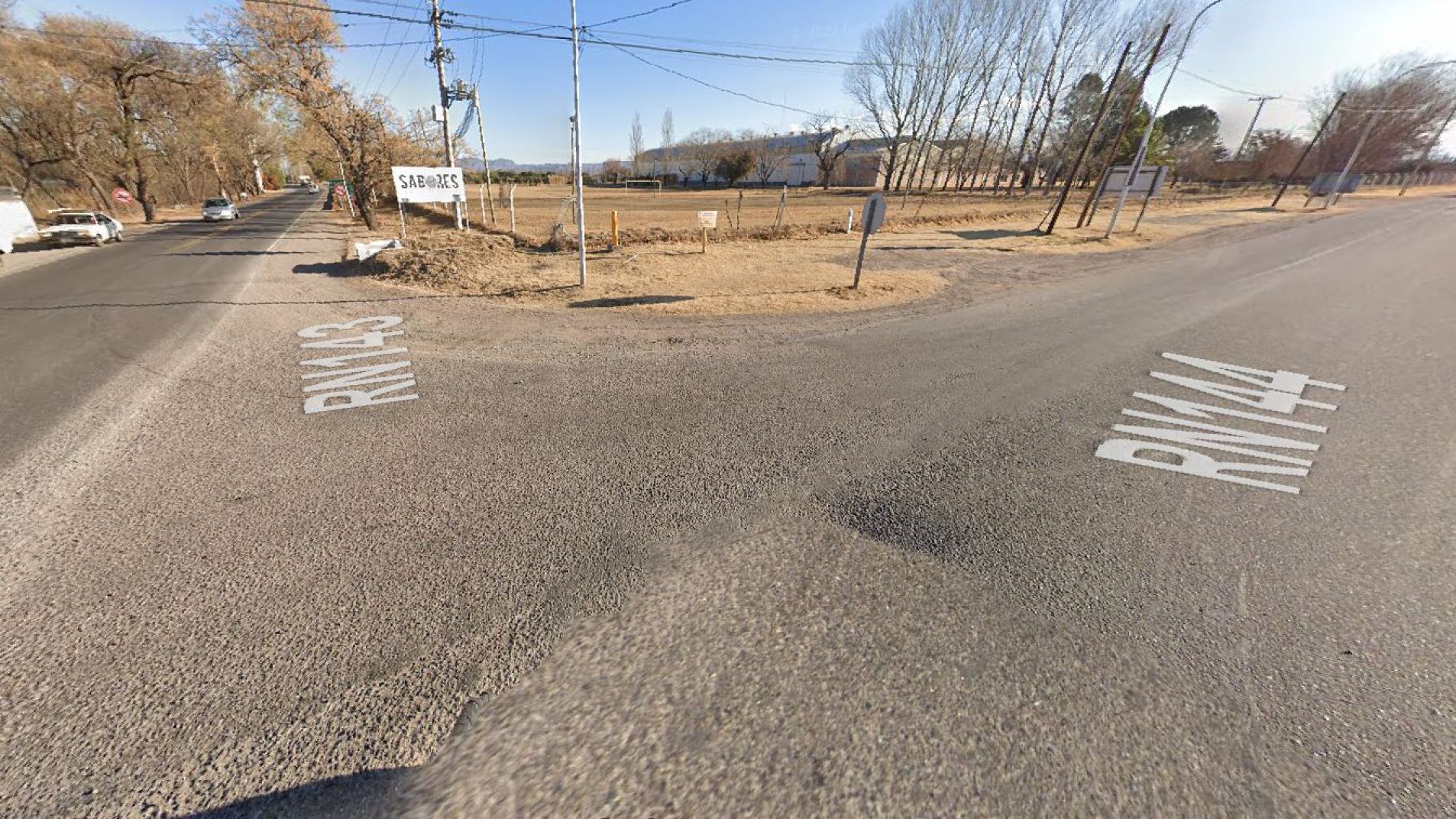 Quejas por el embotellamiento de autos en el cruce de las rutas 143 y 144