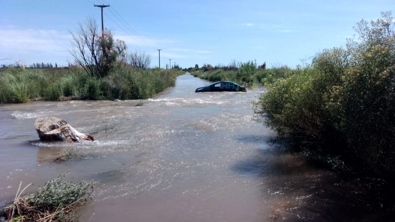 Erogarán agua por el Diamante: piden precaución al usar los pasos alternativos