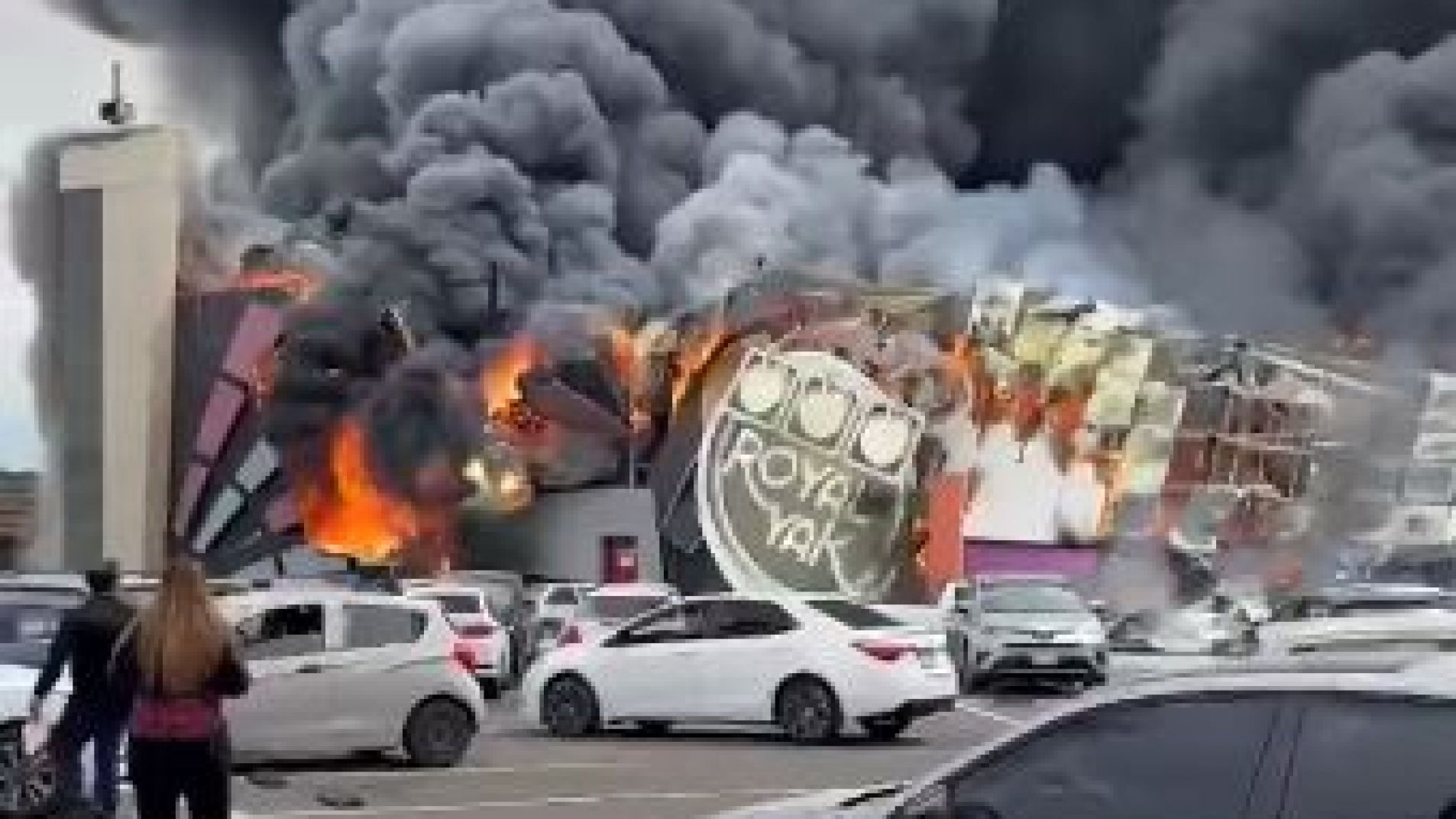 Video: un incendio consumió un casino y un complejo recreativo en México