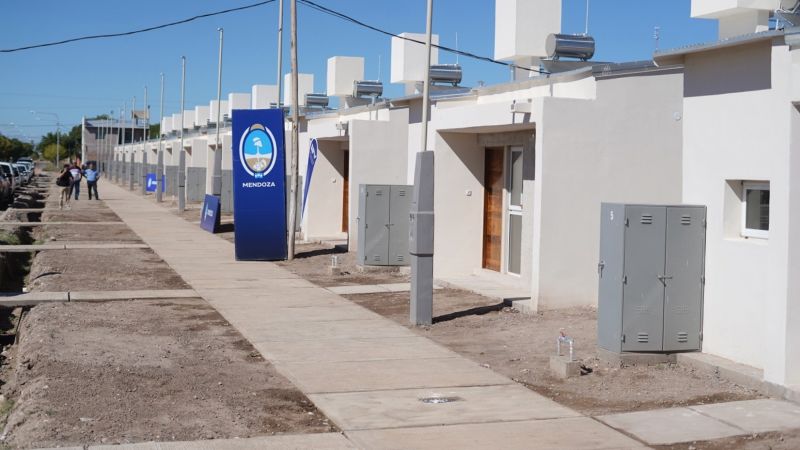 Buscan acelerar el desalojo de viviendas del IPV que registren deudas