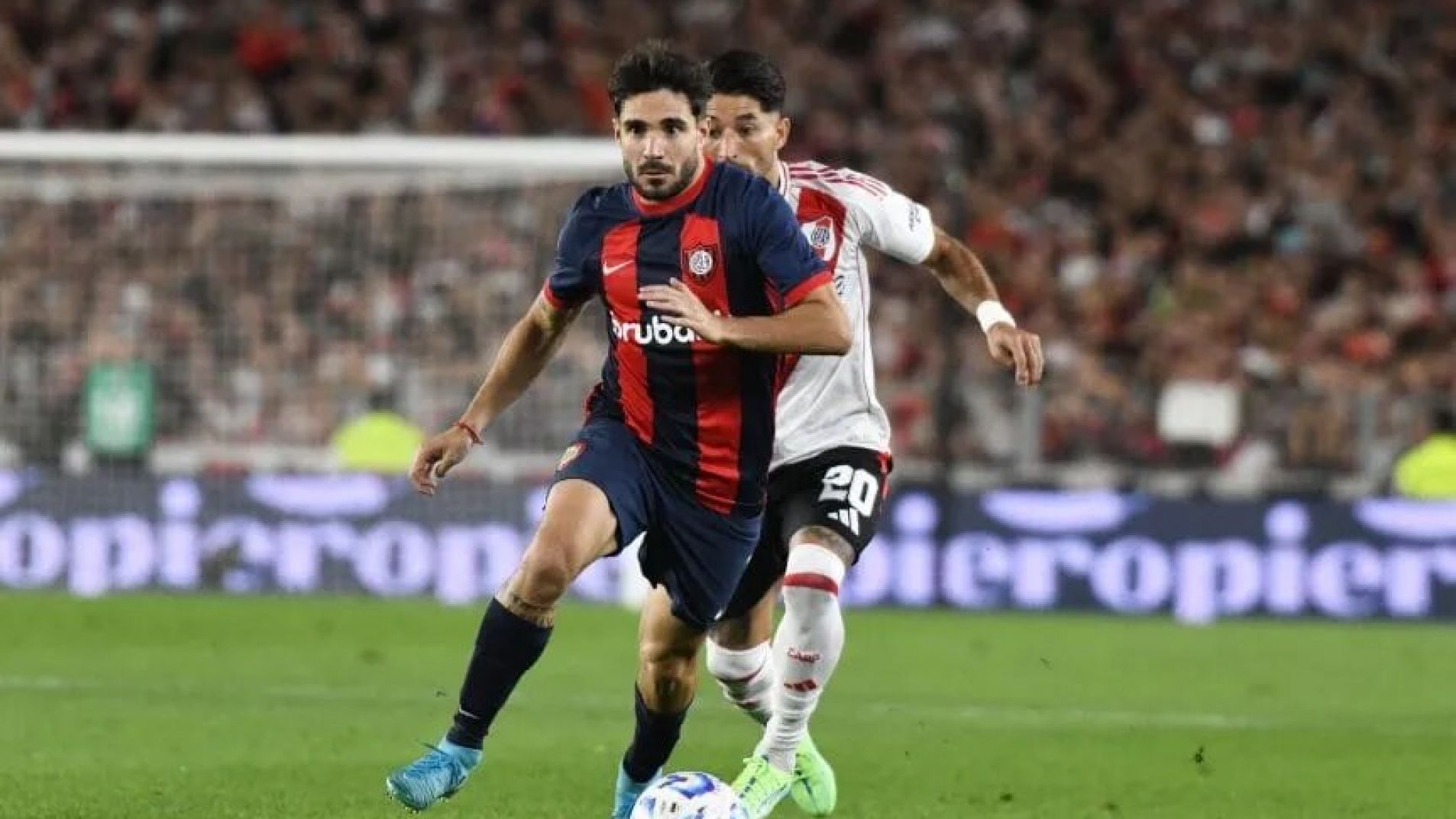 River visita a San Lorenzo: horario del partido e historial