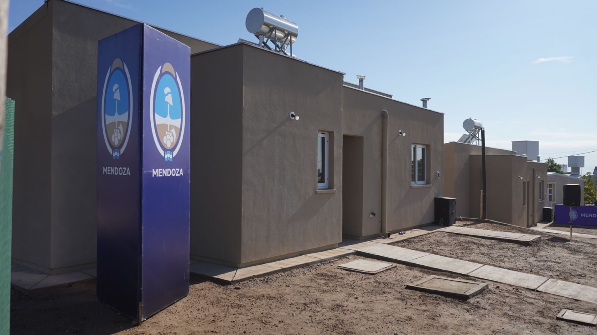 Cornejo anunció el llamado a licitación para construir 850 viviendas