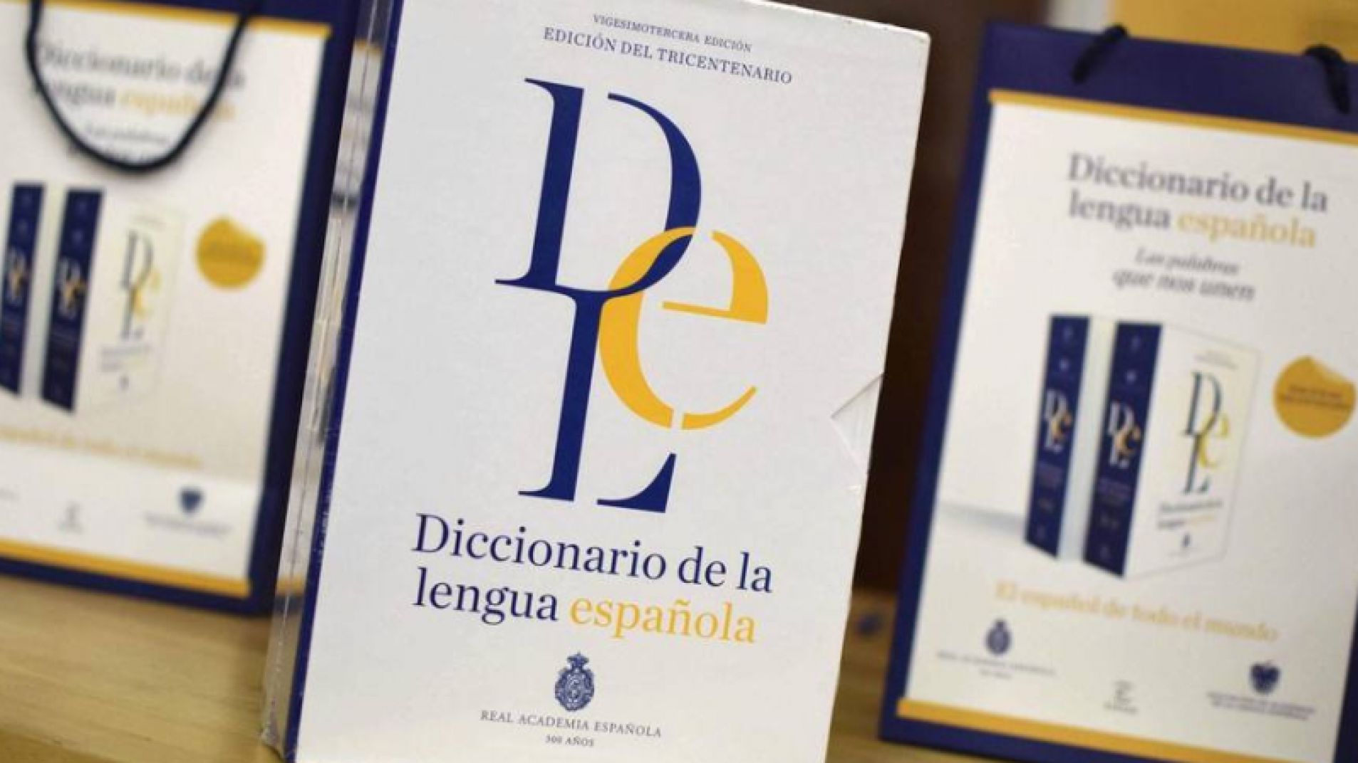 La Real Academia eliminó dos letras del abecedario: conocé cuáles y por qué