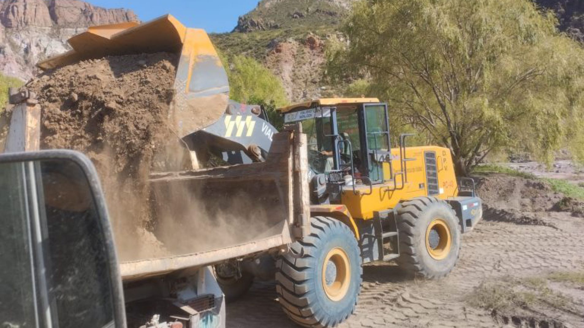 Vialidad trabaja en el Cañón del Atuel para despejar el camino a las centrales