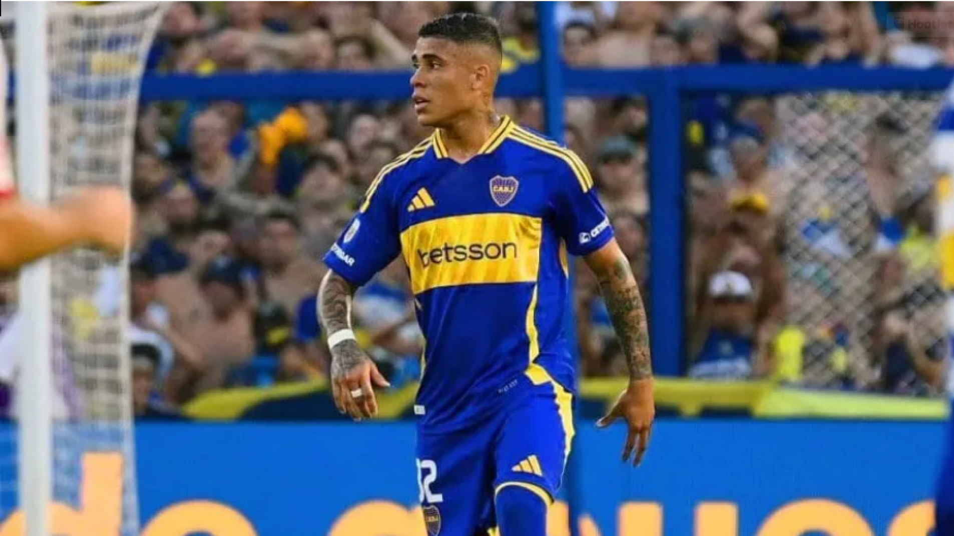 Ayrton Costa sufrió una molestia y no jugará