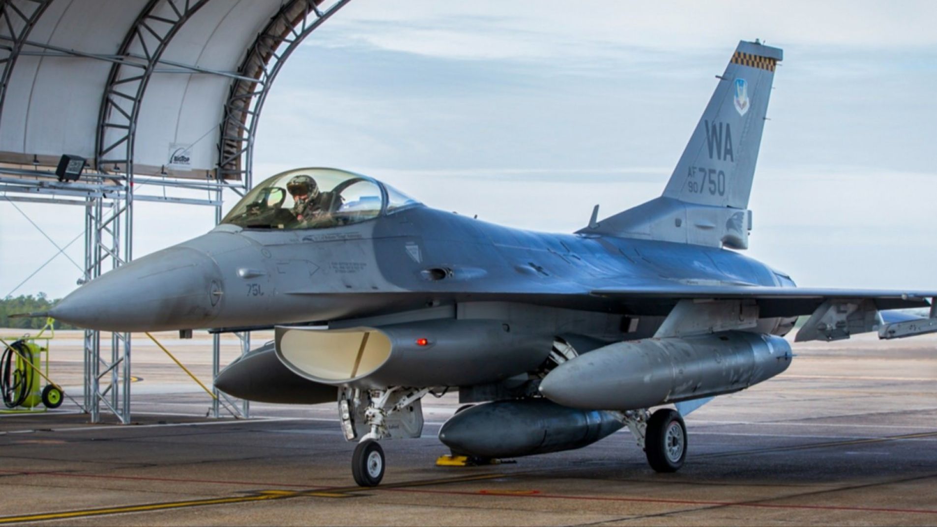 Pagarán US$ 33 millones para la instrucción a los pilotos de los F-16