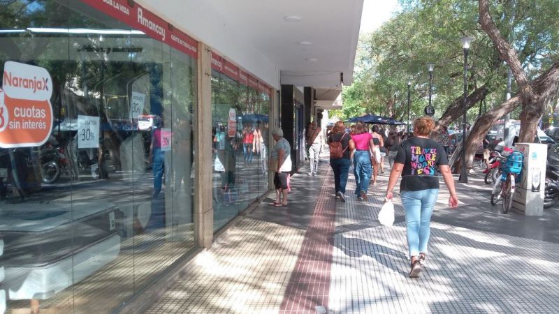 Se viene el último finde largo del año: ¿abre o no sus puertas el comercio"