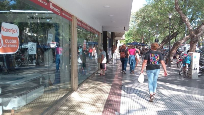 Finde largo de Semana Santa: qué días abrirá el comercio y cuáles no