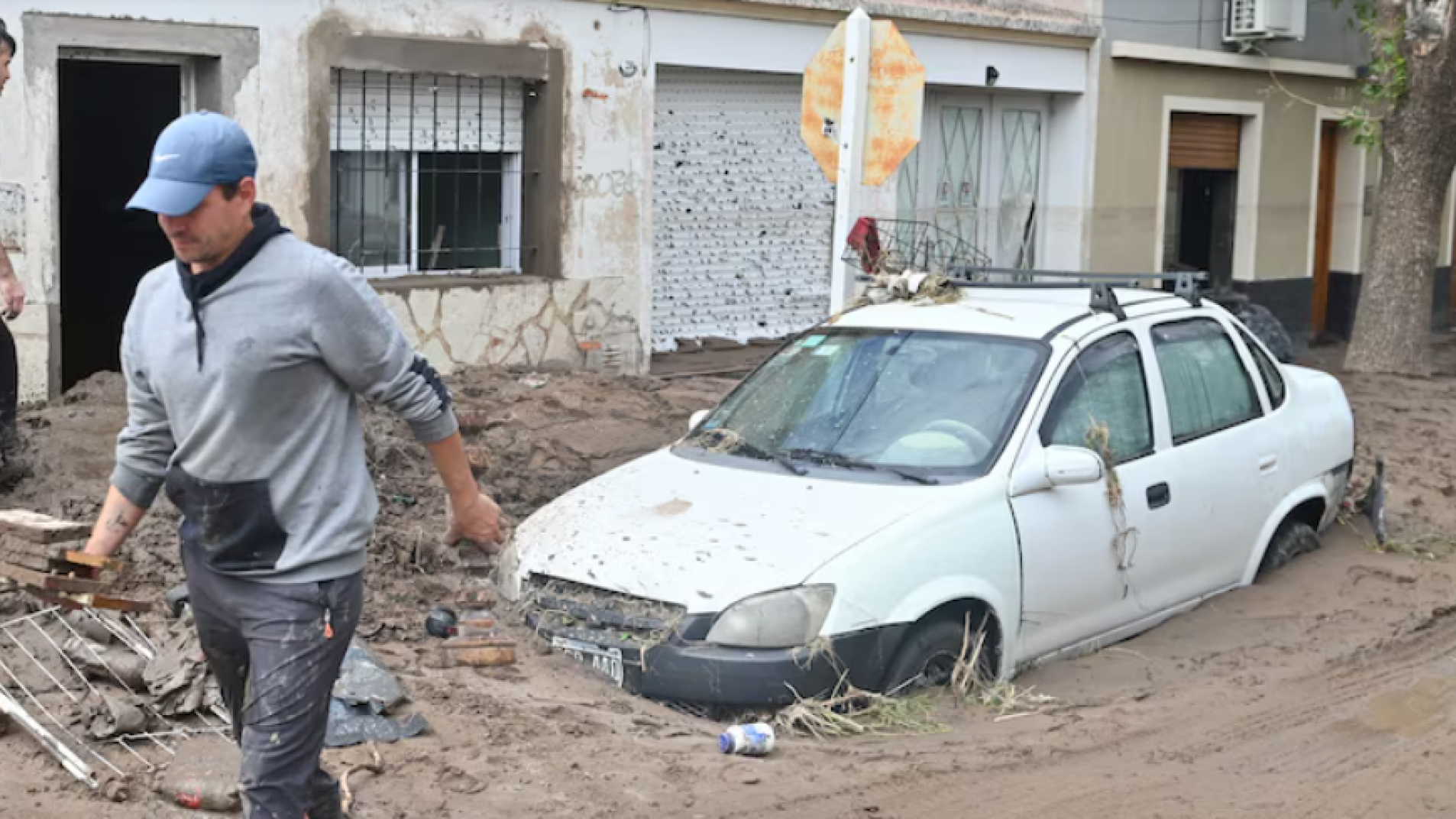 Bahía Blanca: hay 56 escuelas destrozadas y los chicos no volverán a clases