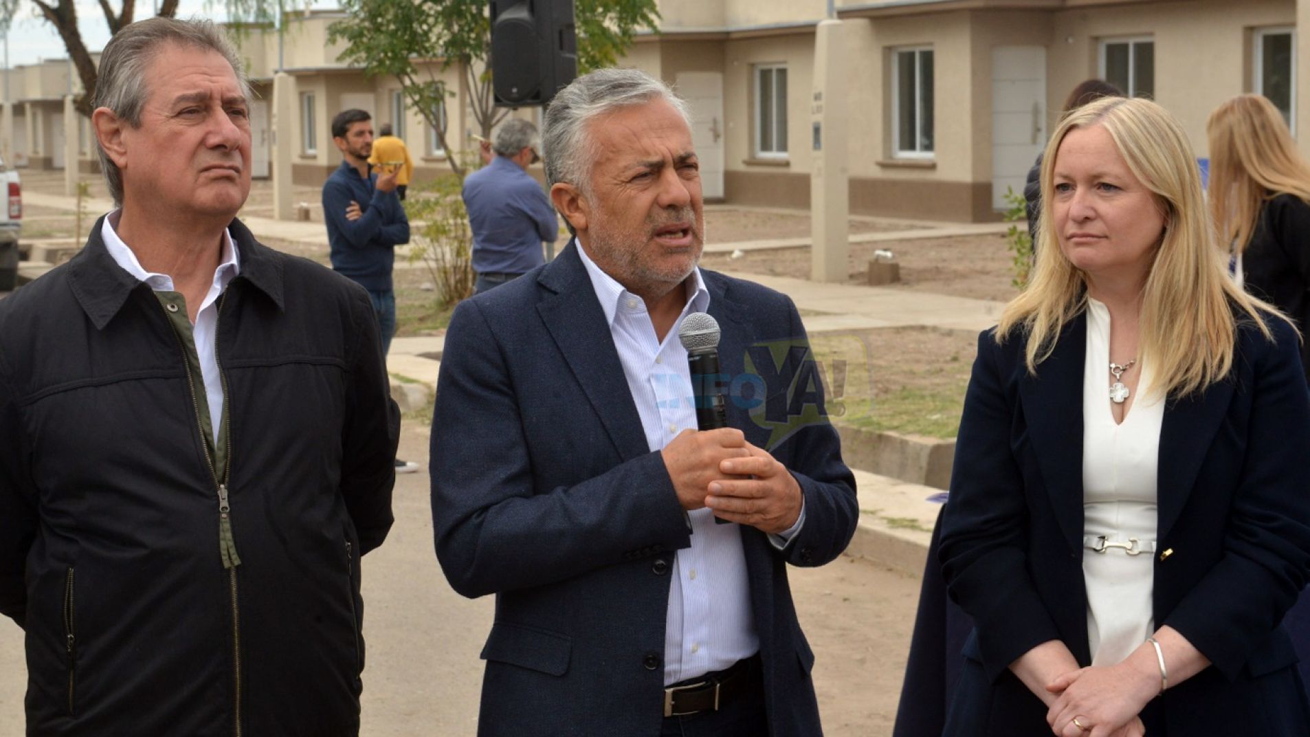 Cornejo entregó casas, lanzó un programa ganadero e inauguró un Hospital de Día