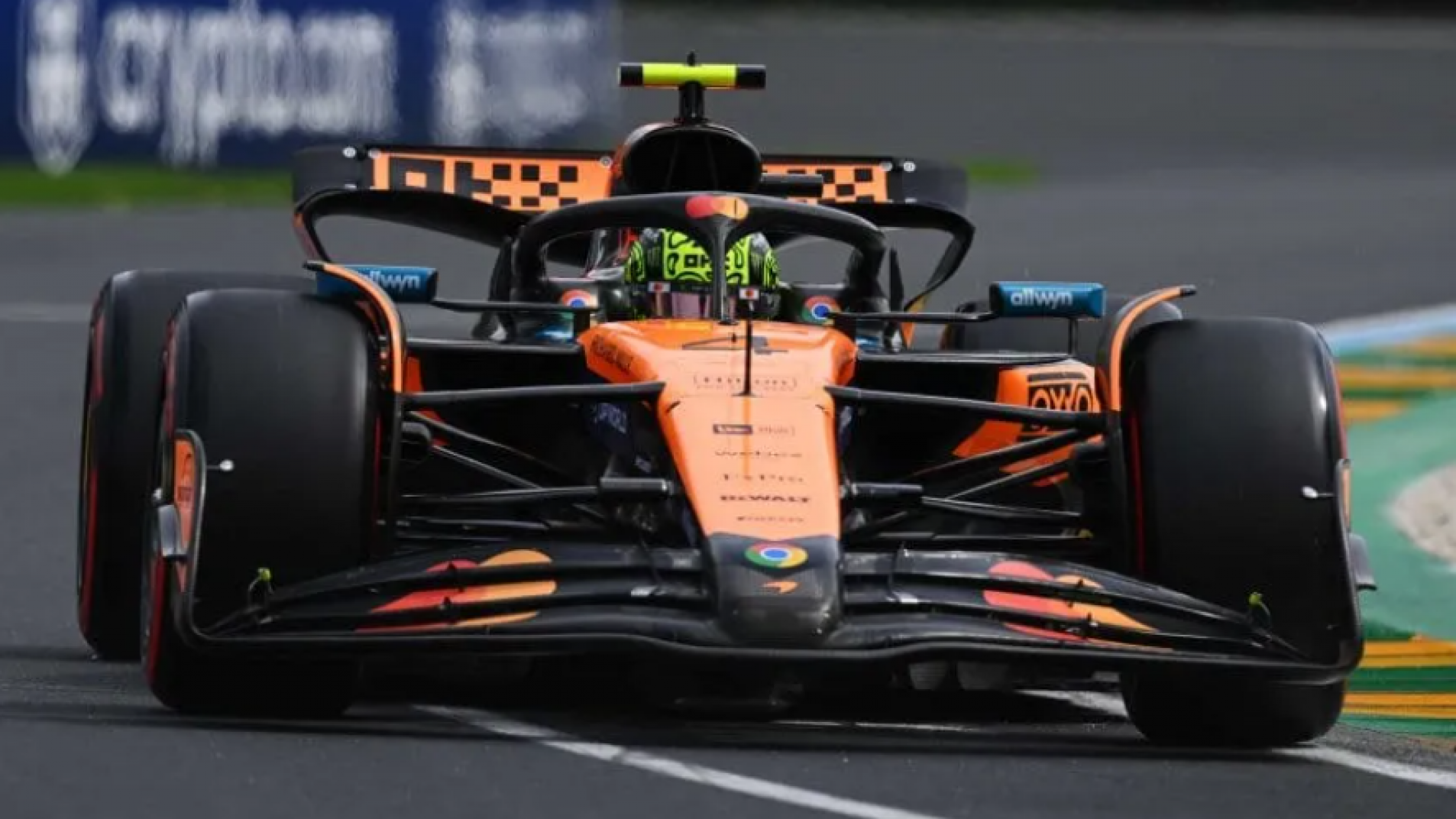 1-2 de McLaren con Lando Norris adelante en Australia