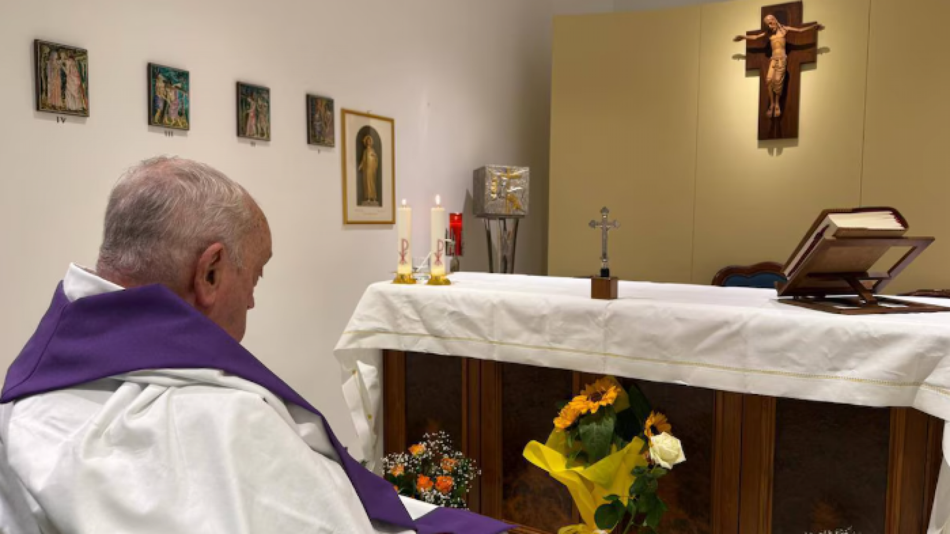 Esta la primer foto del Papa Francisco luego de su internación