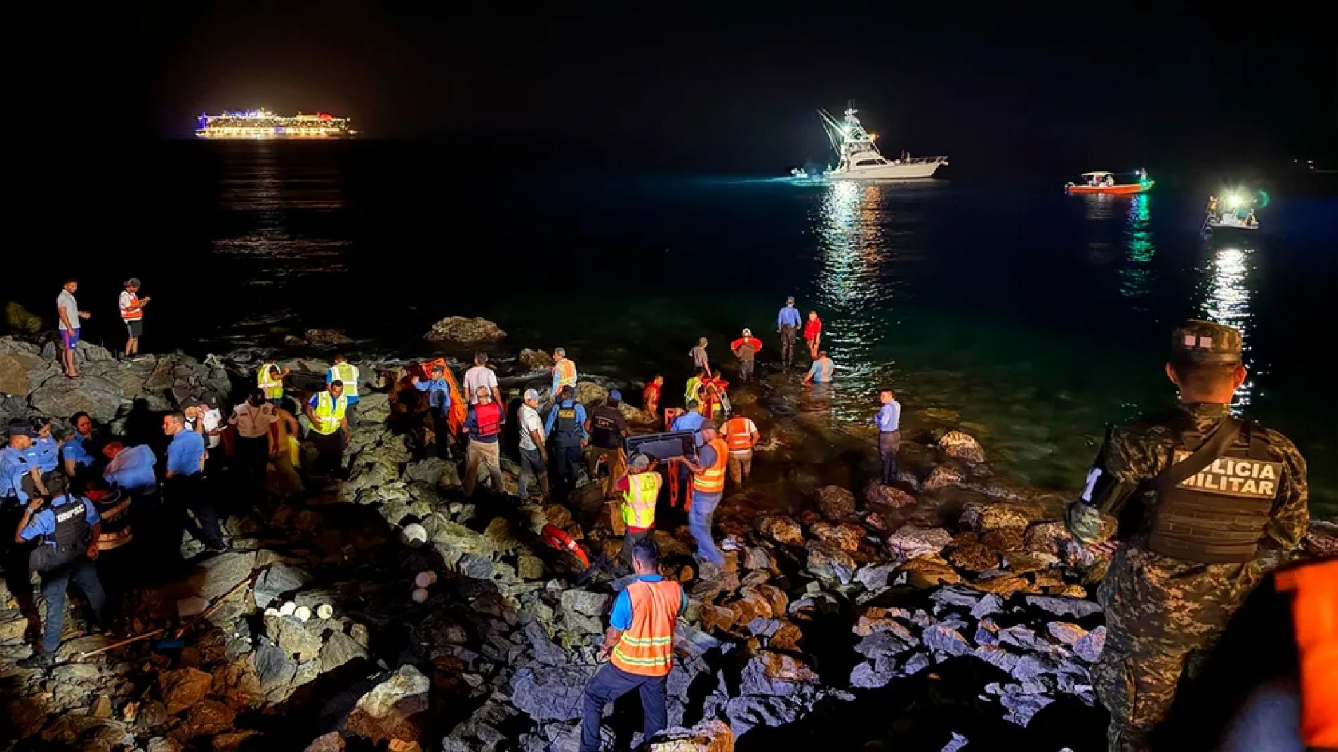 Honduras: un avión cayó al mar a poco de despegar y hay al menos 12 muertos