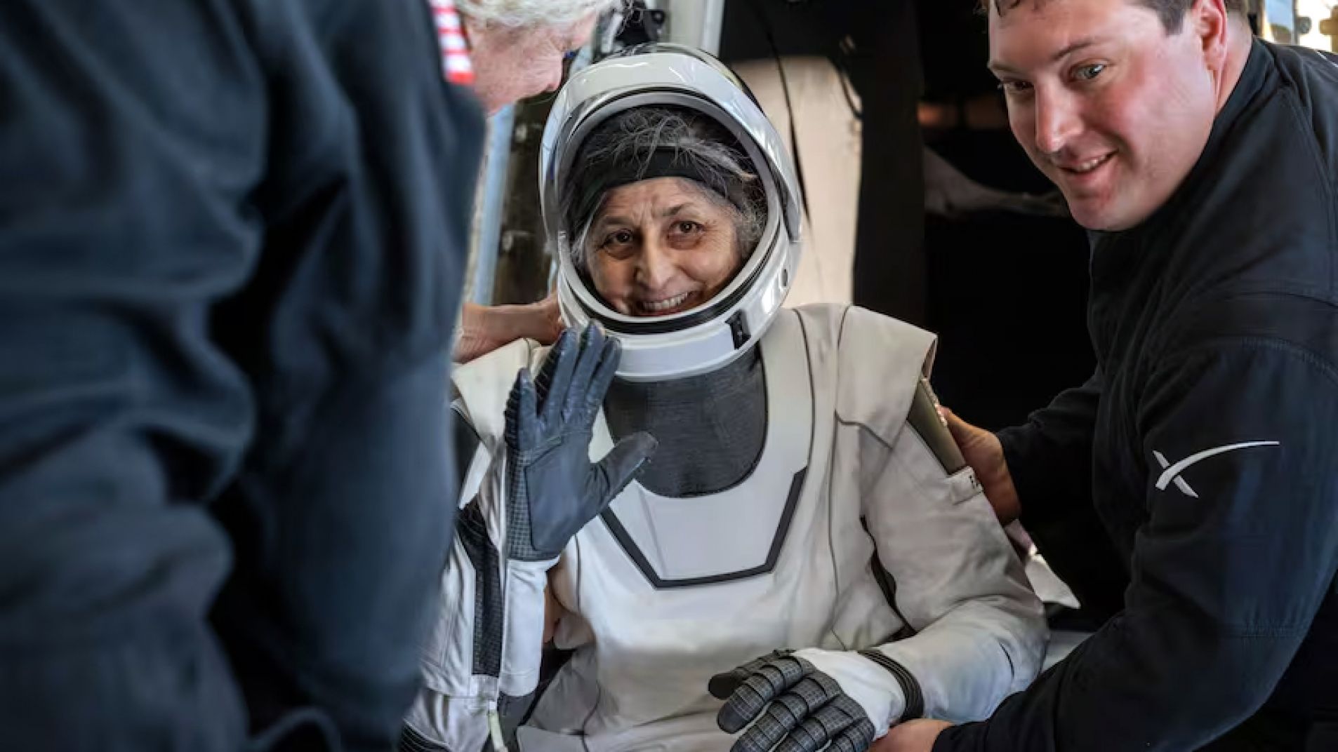 Regresaron los astronautas: "Altura espacial", cara hinchada y "patas de tero"