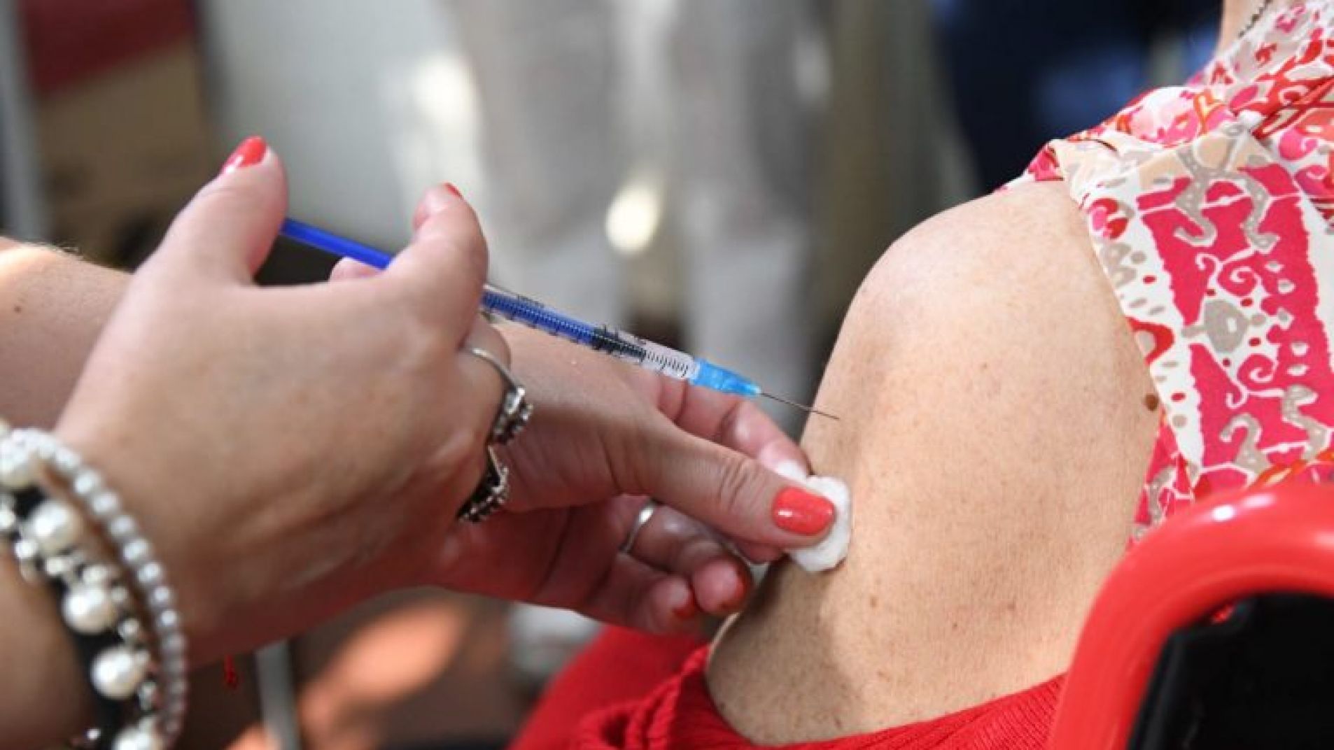 Con más de 100.000 dosis, Mendoza lanzó la campaña antigripal