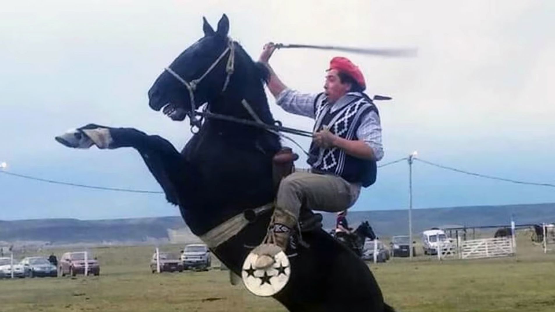 "¿Por qué te mató, papi?": asesinaron con un rifle con mira a un peón rural