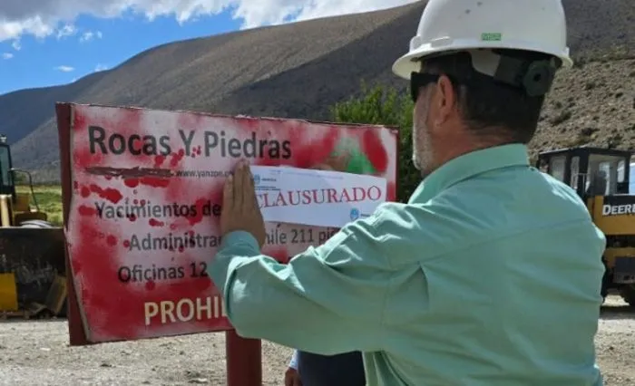 Ahora el empresario Yanzón deberá pagar multas por el cierre de un yacimiento