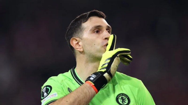 En Italia aseguran que Inter está tras los pasos de Dibu Martínez