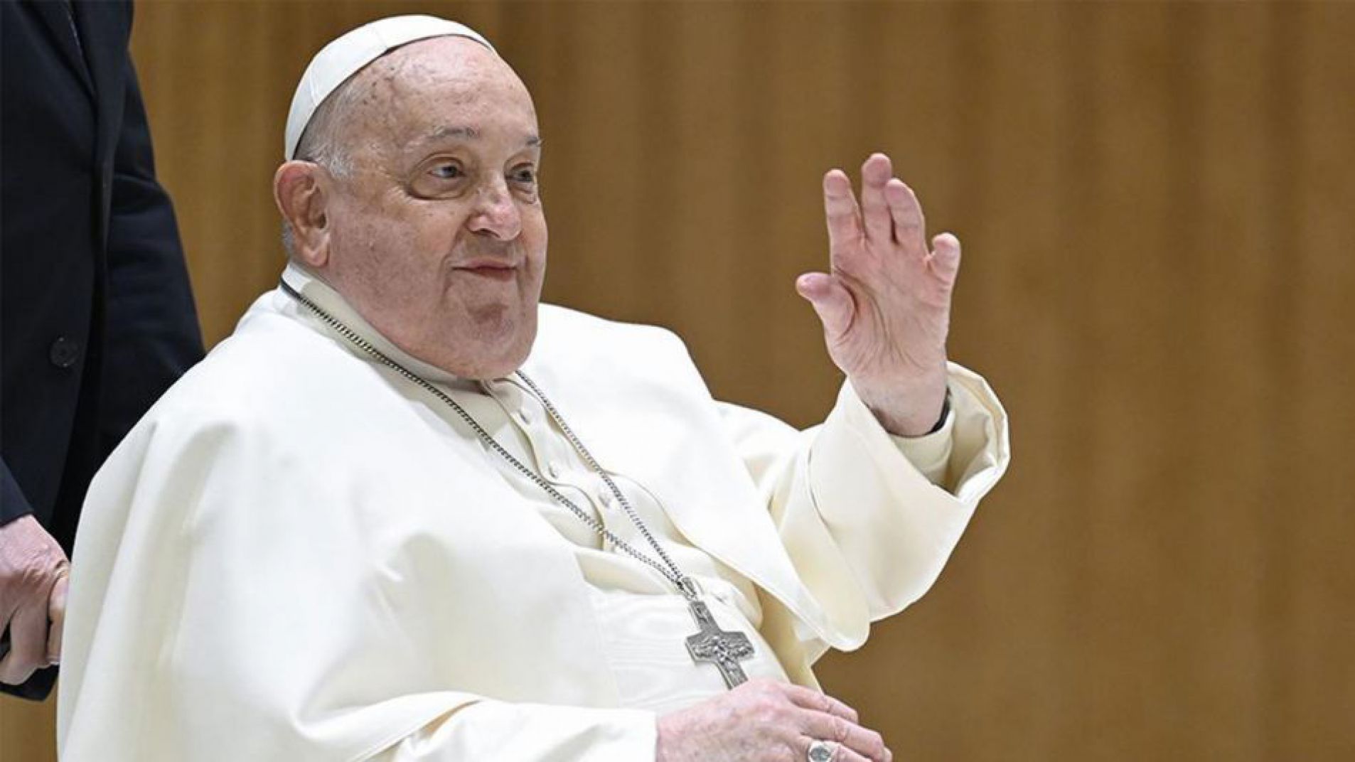 El intendente Omar Félix, despidió al Papa Francisco