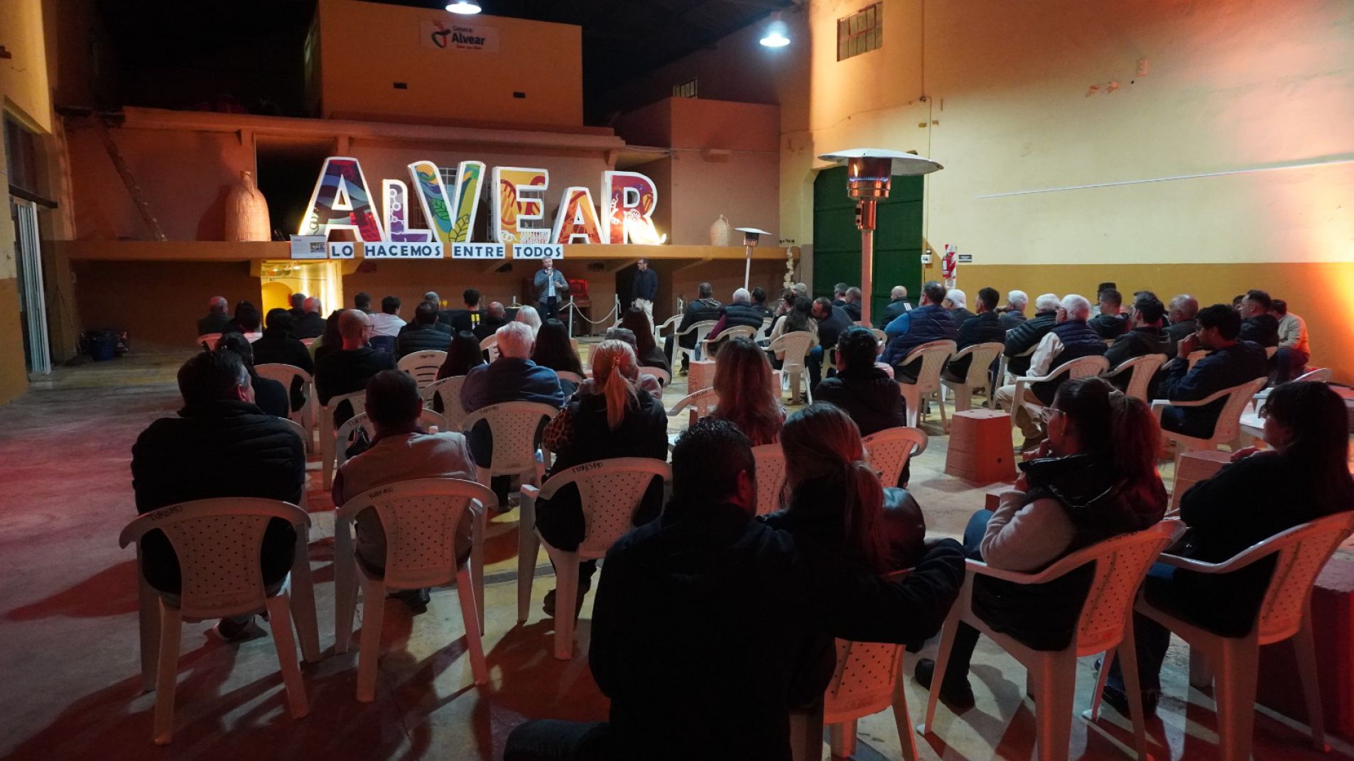 Molero explicó el proyecto de renovación de la Avenida Alvear Oeste