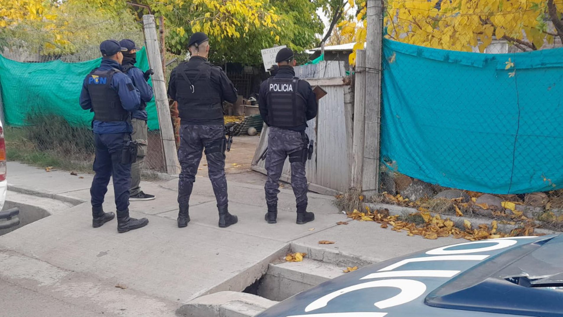 Ambos puntos de venta o "quioscos" de drogas funcionaban en viviendas del callejón Iguazú de la Isla.