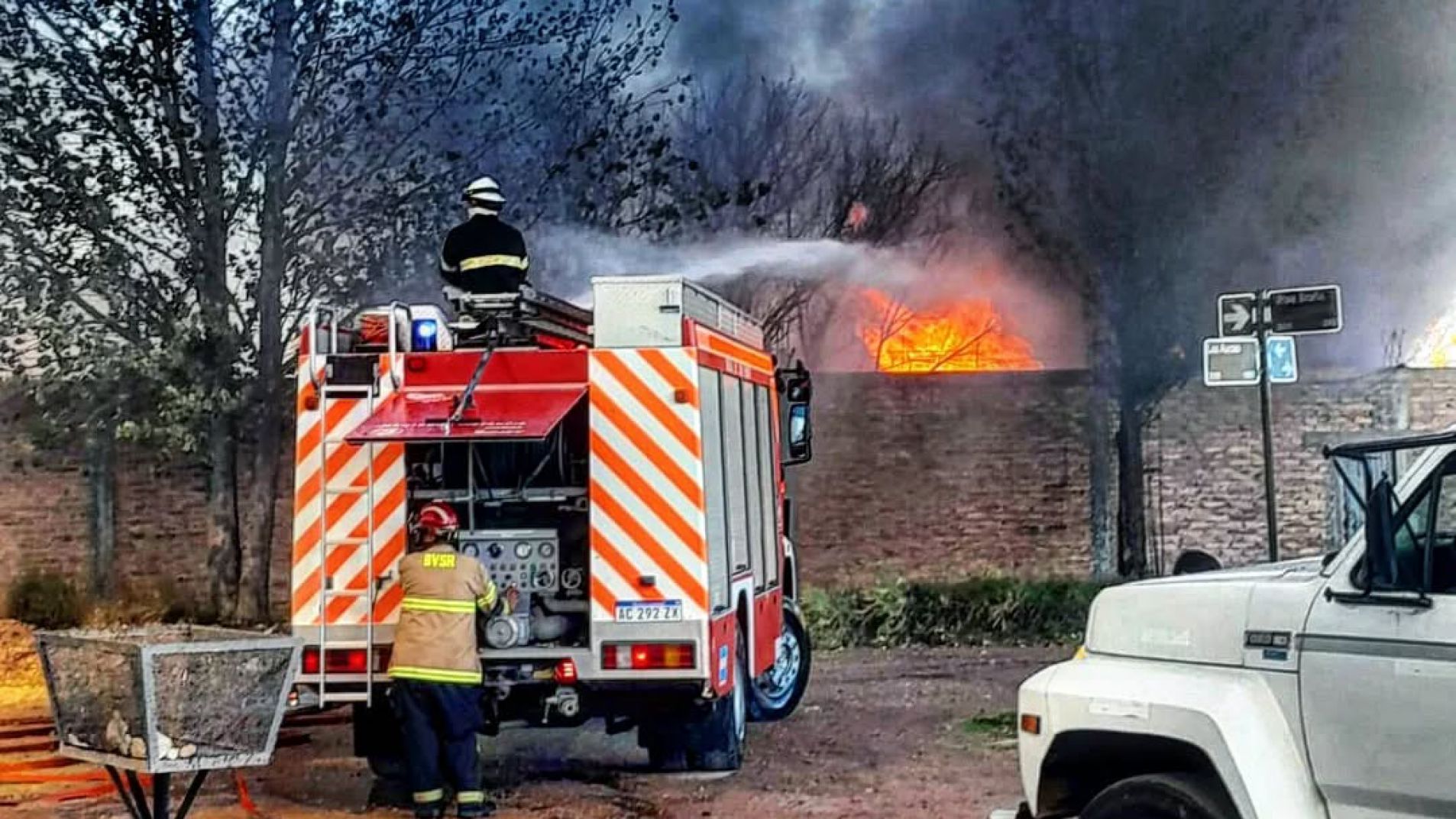 Incendio chacarita: "Necesitamos reflotar el sistema de acceso rápido al agua"