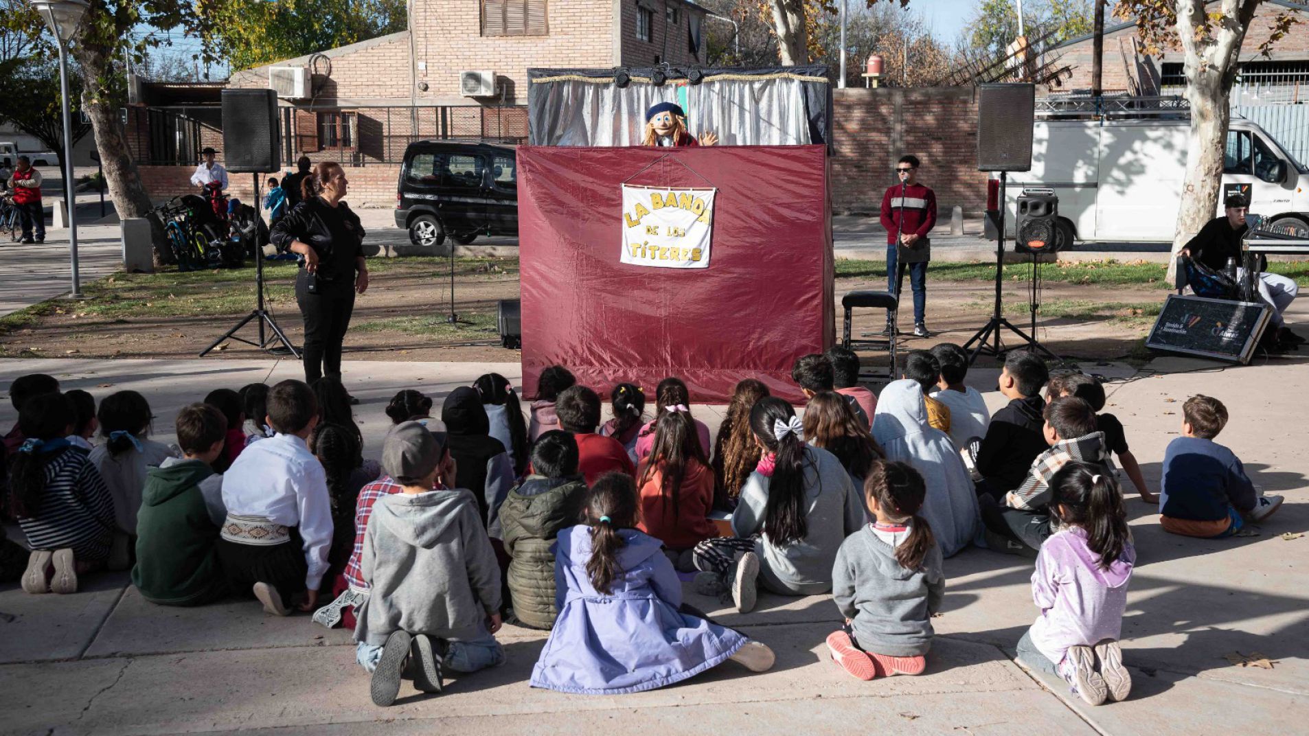"Arte en las Plazas" llegó al barrio Los Ranqueles