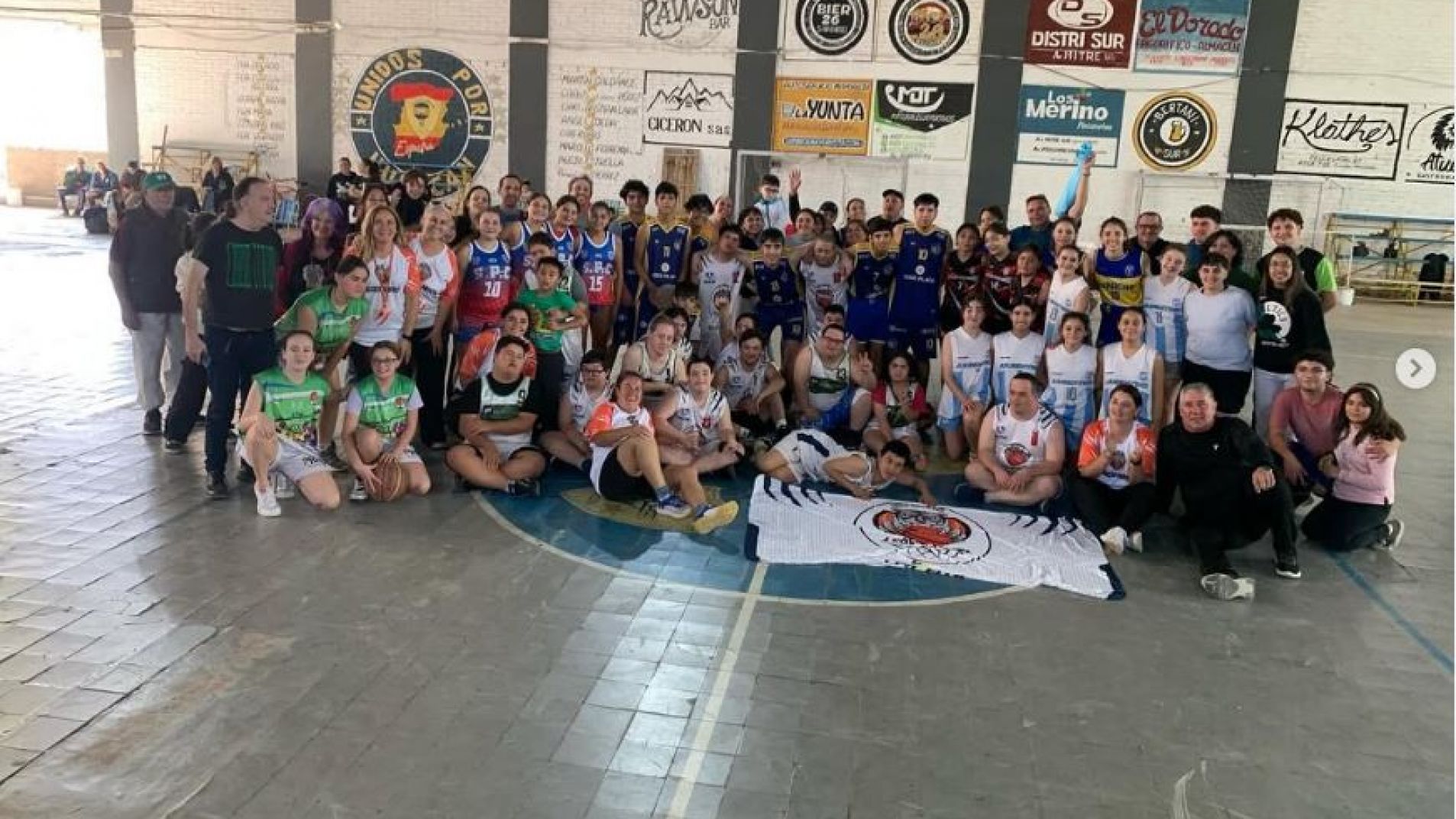 Legendarios vs Huracán: así fue el partido de básquet que emocionó a todos