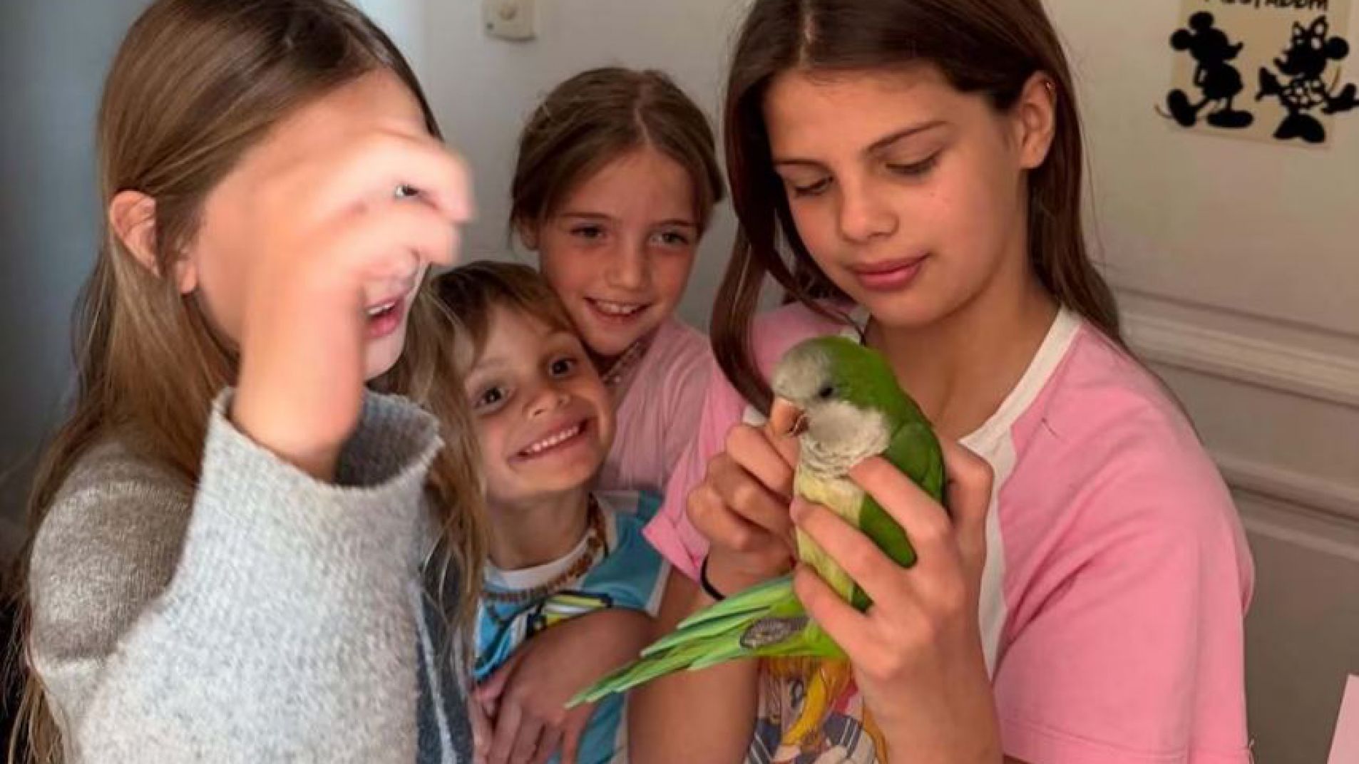 El divertido reclamo de Zaira a Wanda: "Ella en Milán y nosotros con el loro"