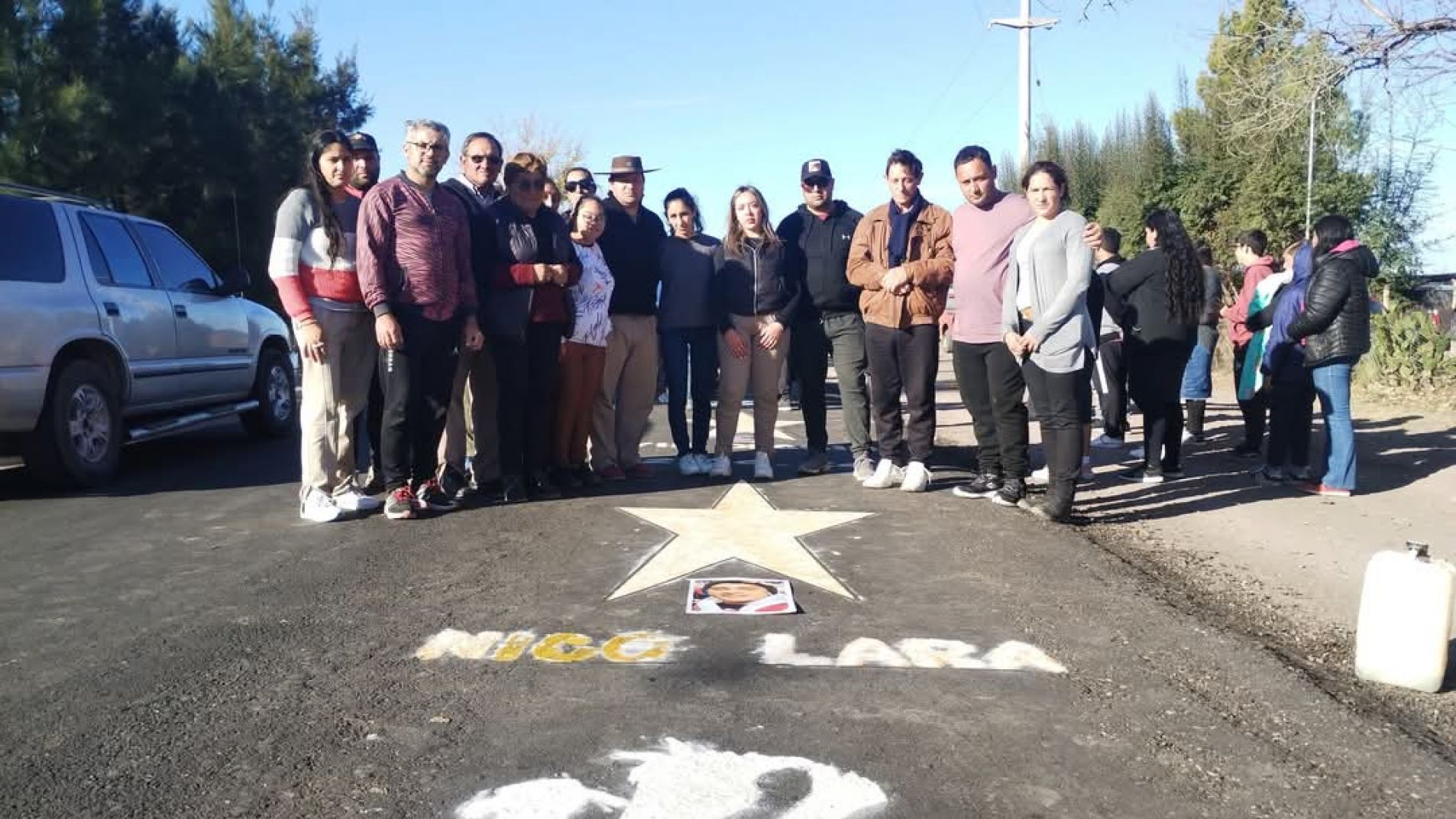Pintaron las estrellas amarillas por las muertes de Nicolás y Kevin