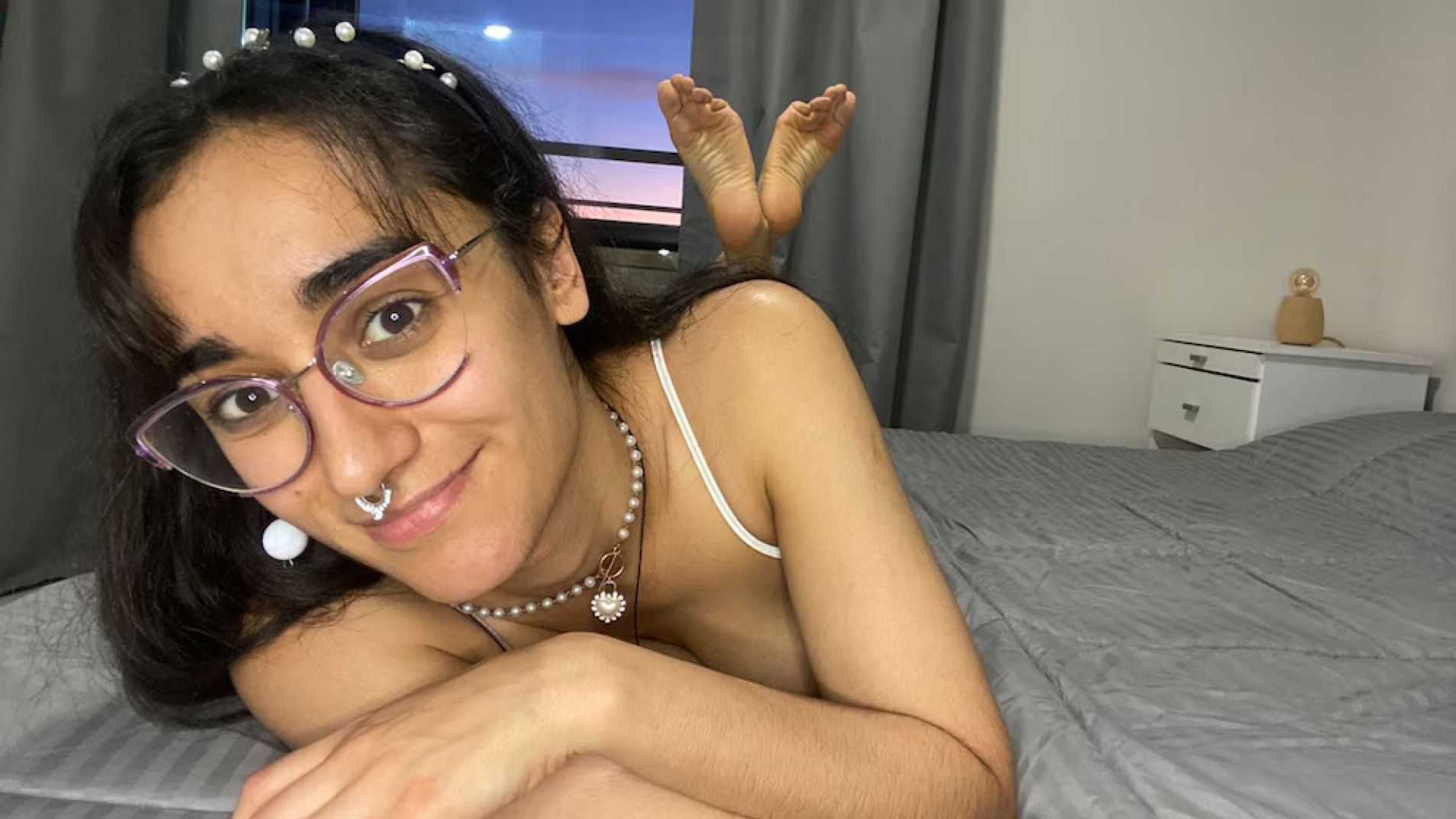 Vende las bombachas usadas y fotos de sus pies en OnlyFans: ¿A cuánto?