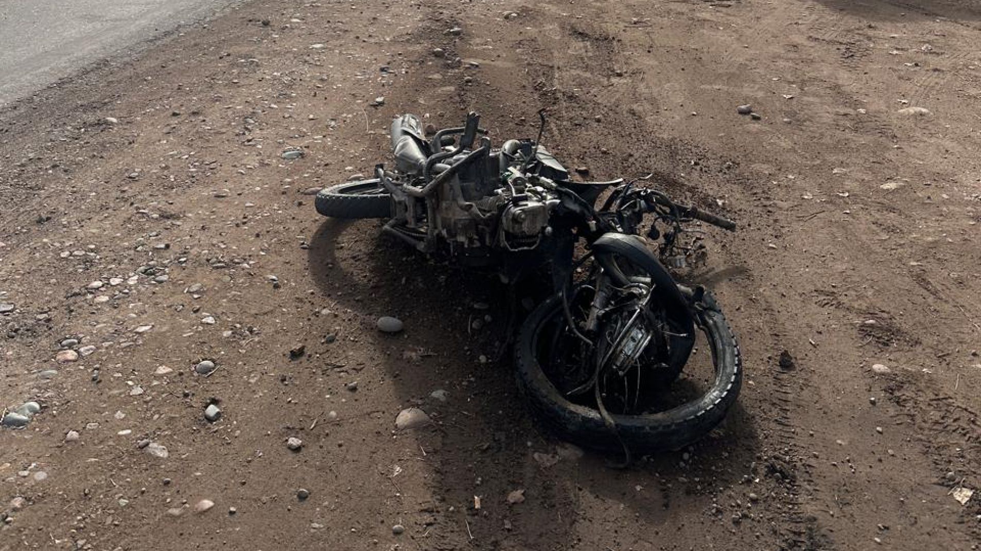 En un choque frontal murió un motociclista de 14 años