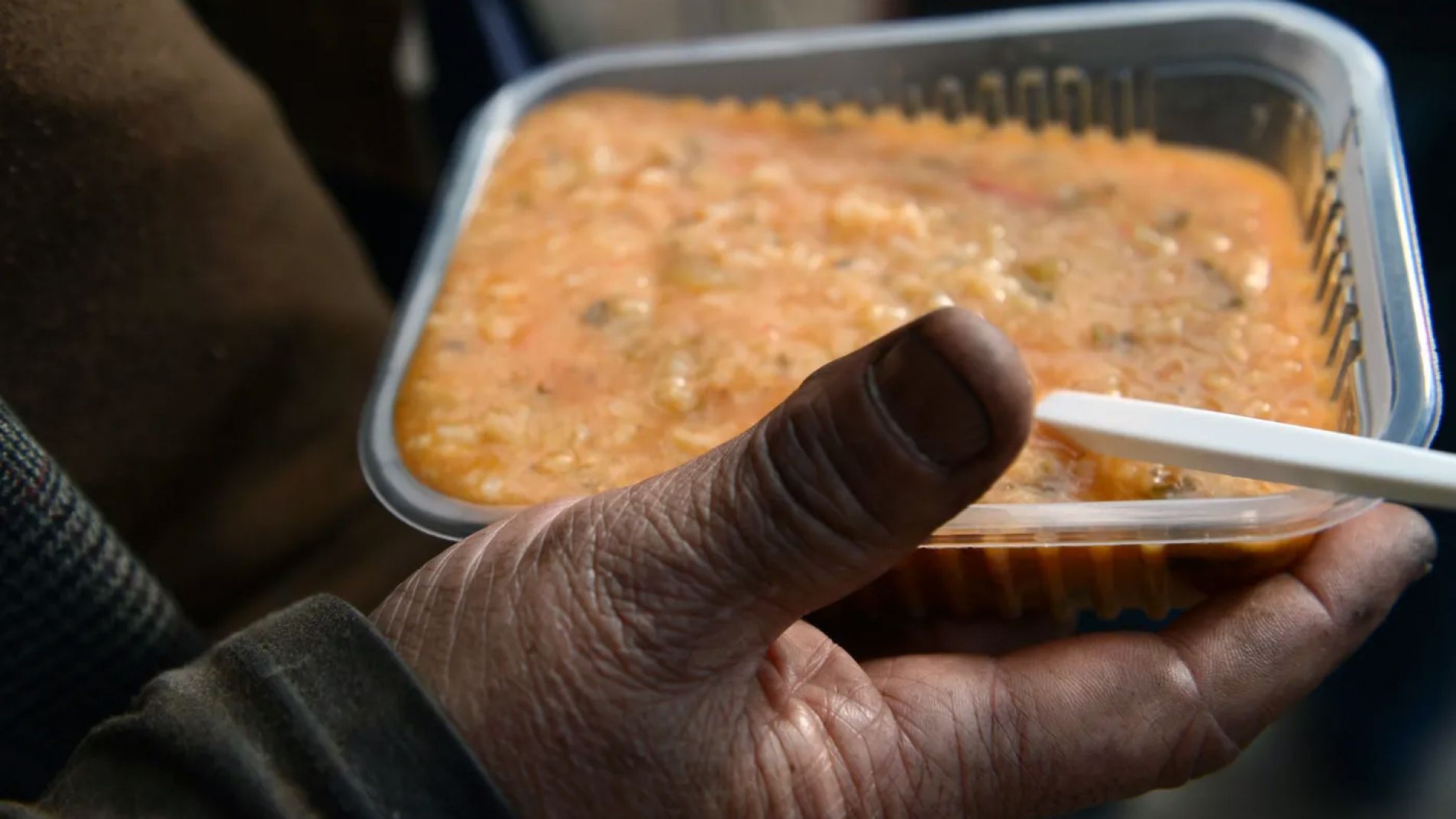 Amigos solidarios entregarán viandas esta noche a quienes lo necesiten