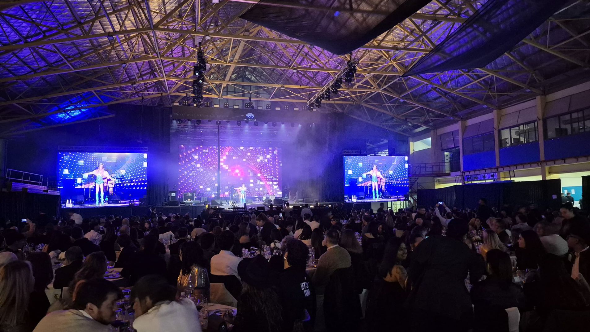 La fiesta se desarrolló en el polideportivo municipal de Malargüe.