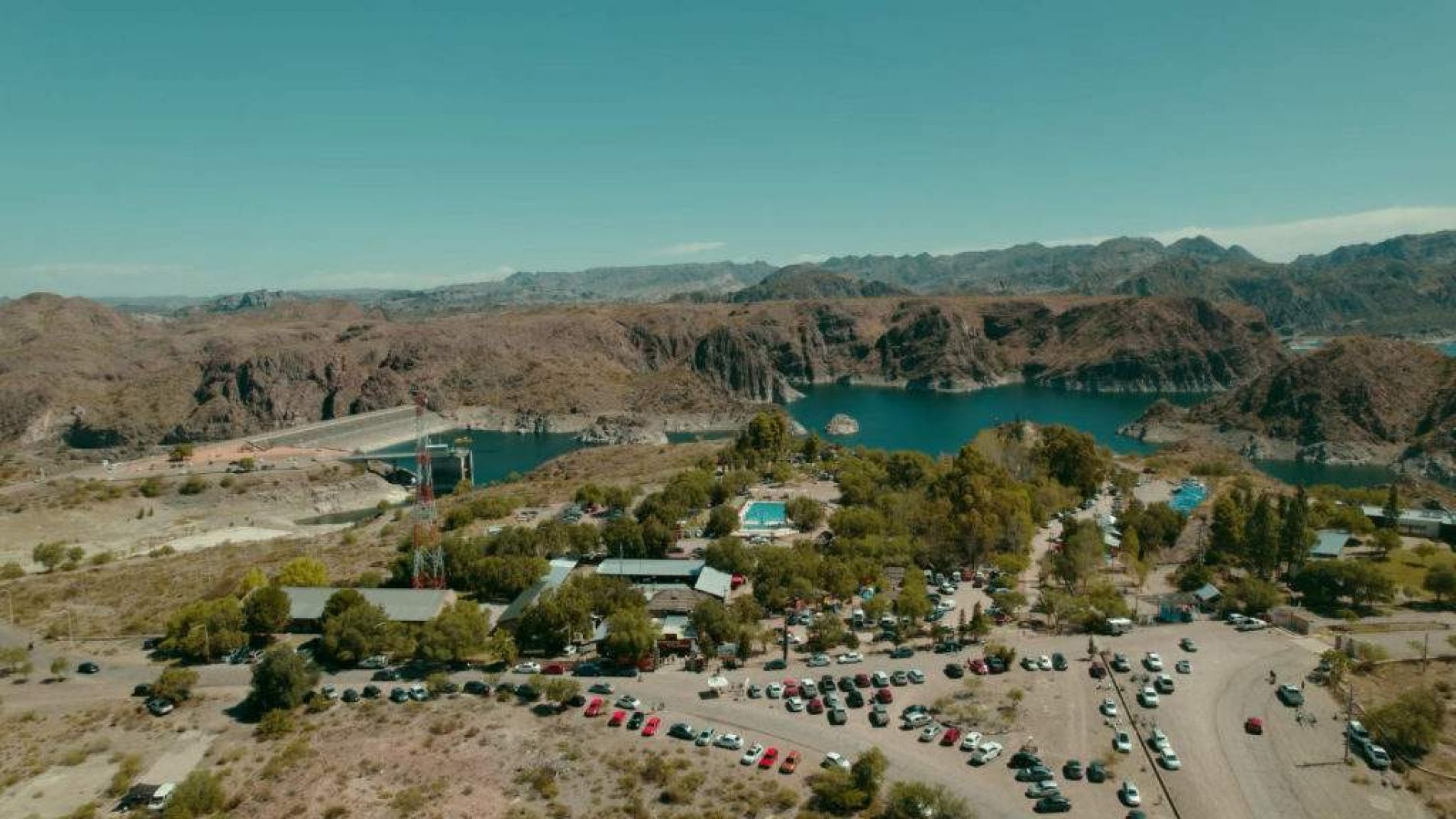 El Club Hidyn tiene su camping en Los Reyunos con distintos servicios.