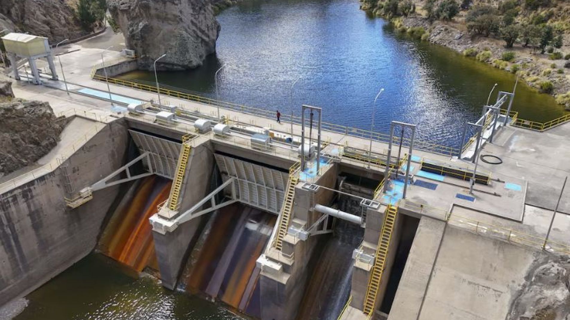 El peso de las represas del mundo modificaron el eje de rotación de la Tierra