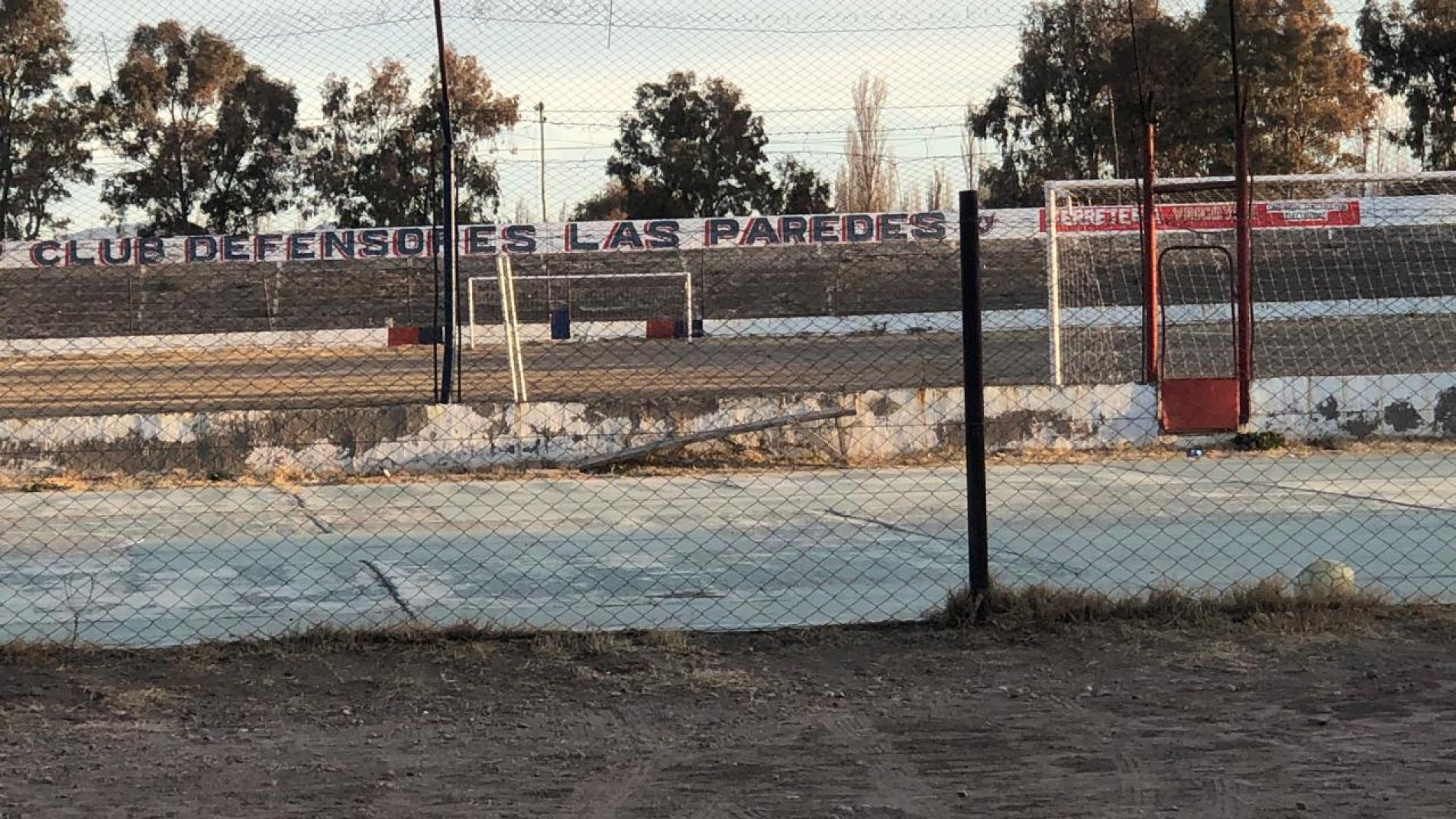 El hincha de Pedal se descompensó el domingo en cancha de Las Paredes.
