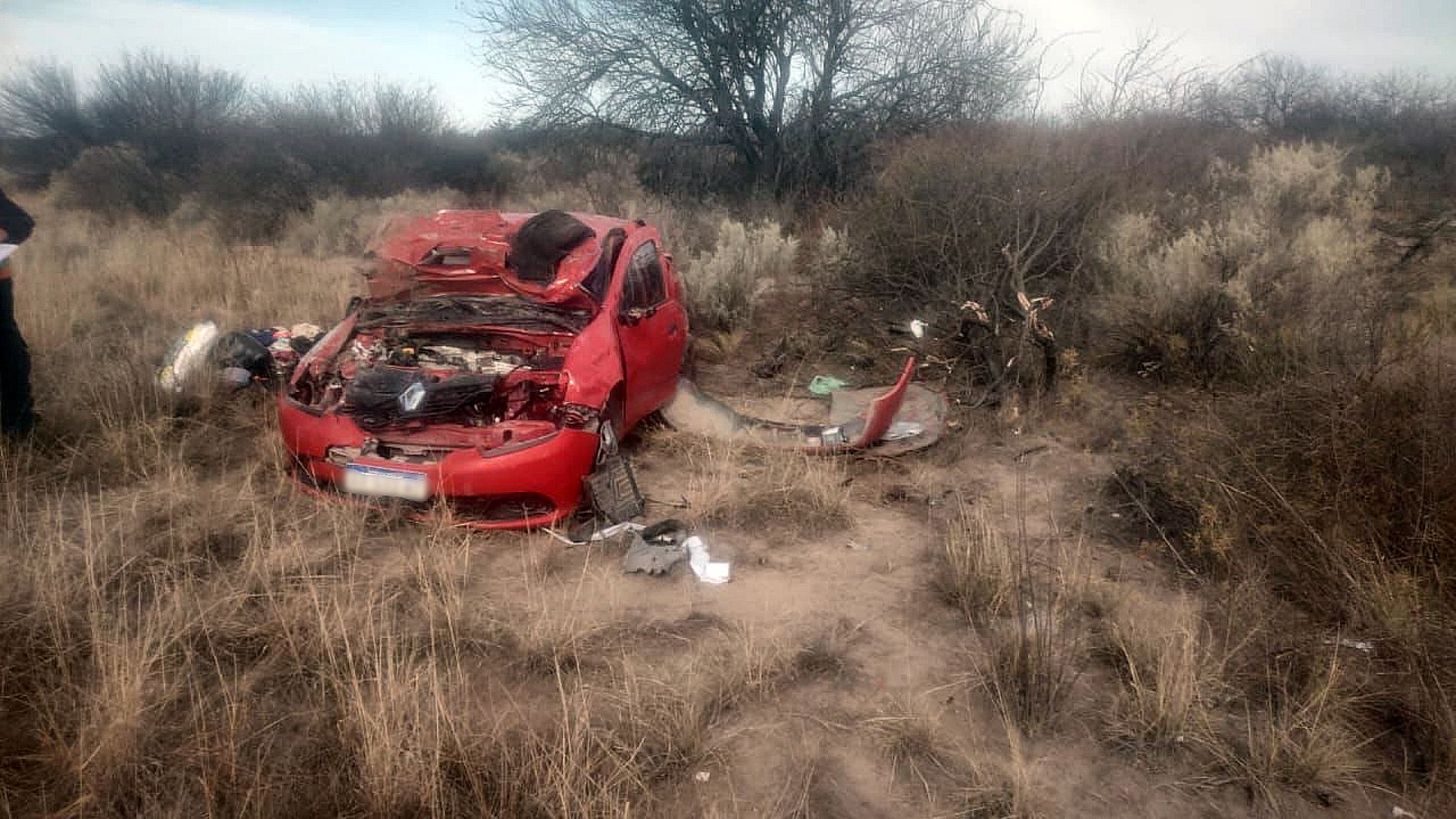 Una mujer embarazada, su pareja y un hijo heridos en un vuelco en ruta 143