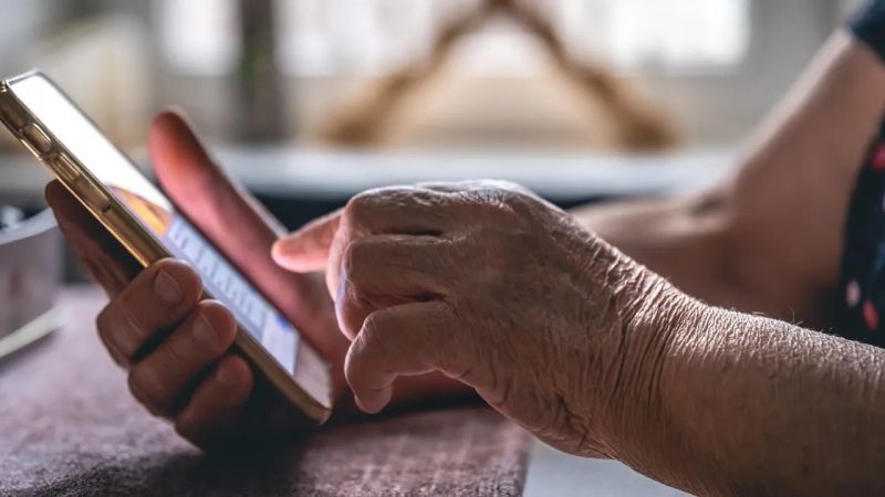 Con un engaño telefónico le robaron más de medio millón de pesos