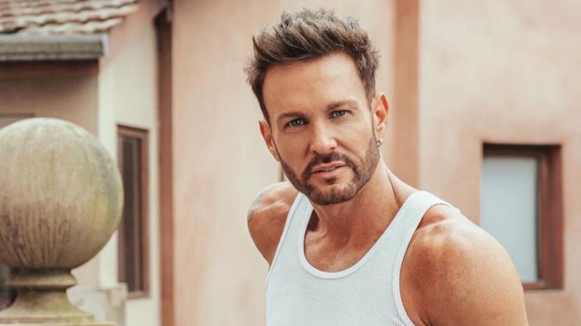 Axel planea ser sacerdote a los 60 años: "Siempre quise ser franciscano"