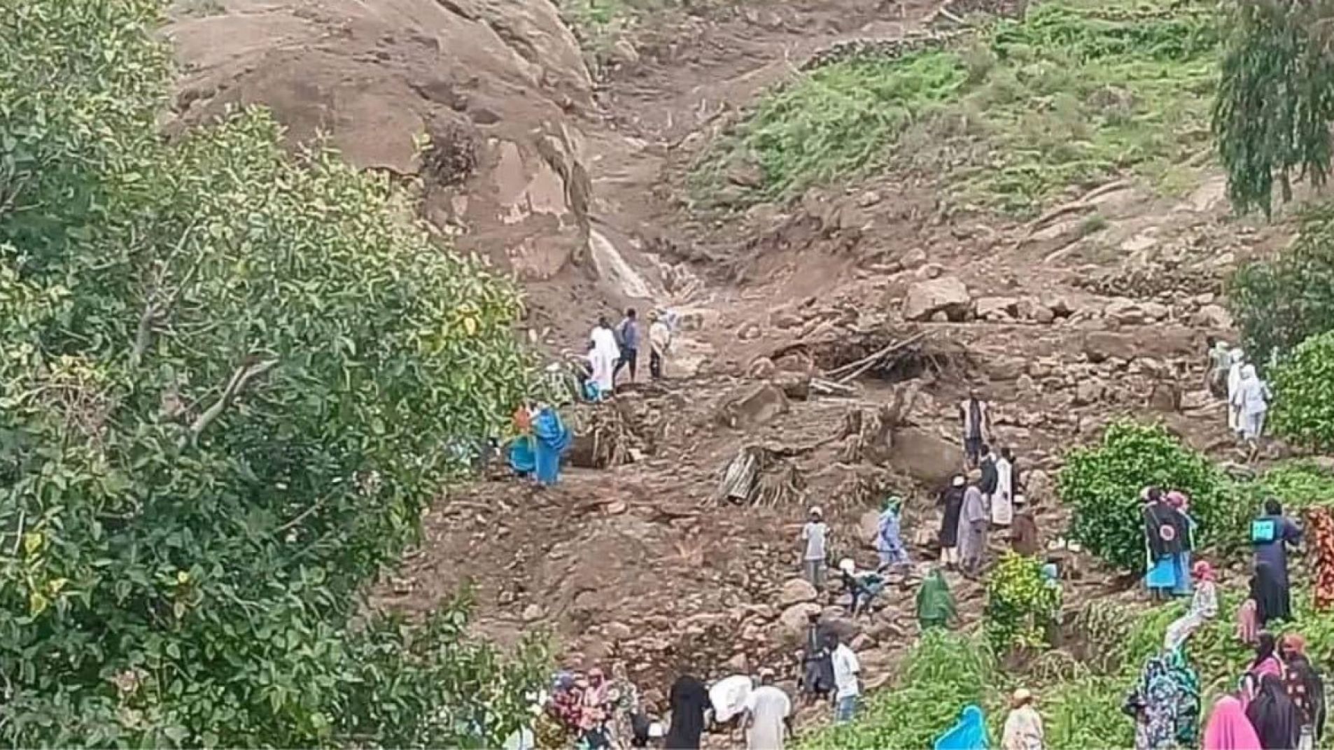 El alud dejó bajo tierra a la aldea de Tarsin.