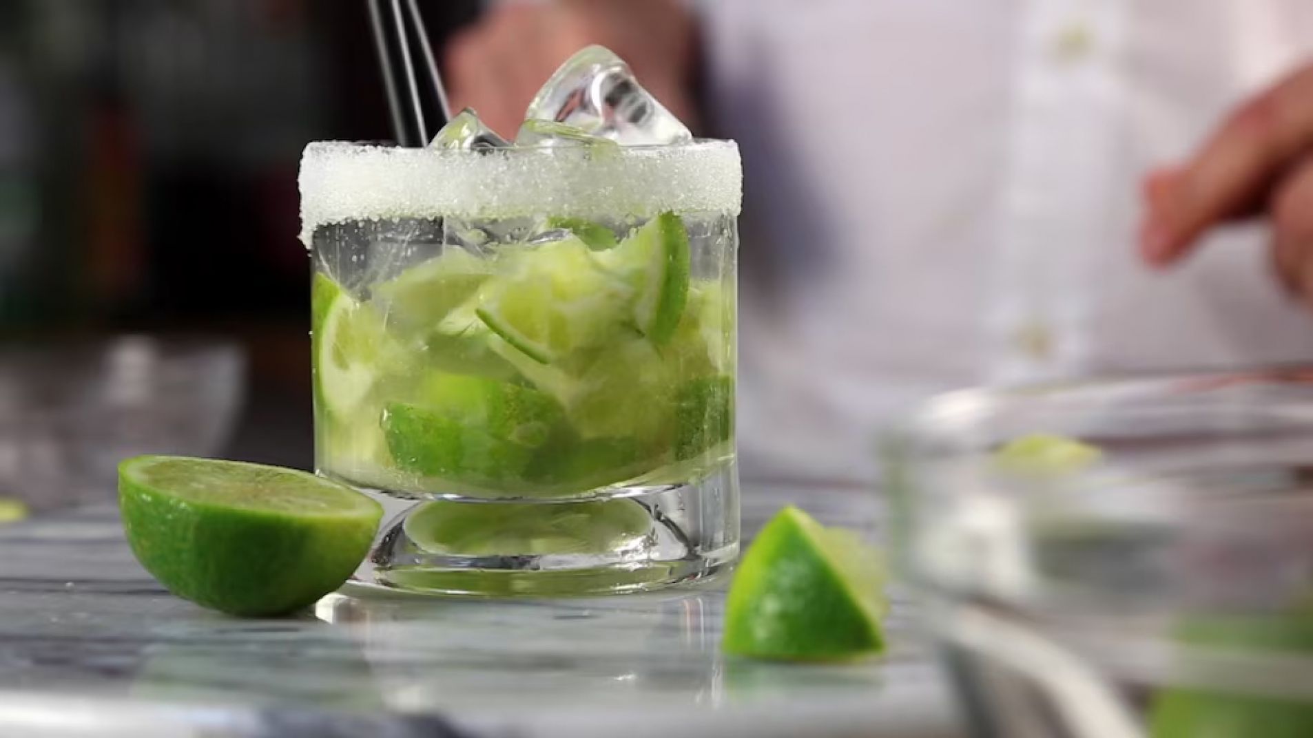 Caipirinha y otras bebidas adulteradas en Brasil: hay dos muertes