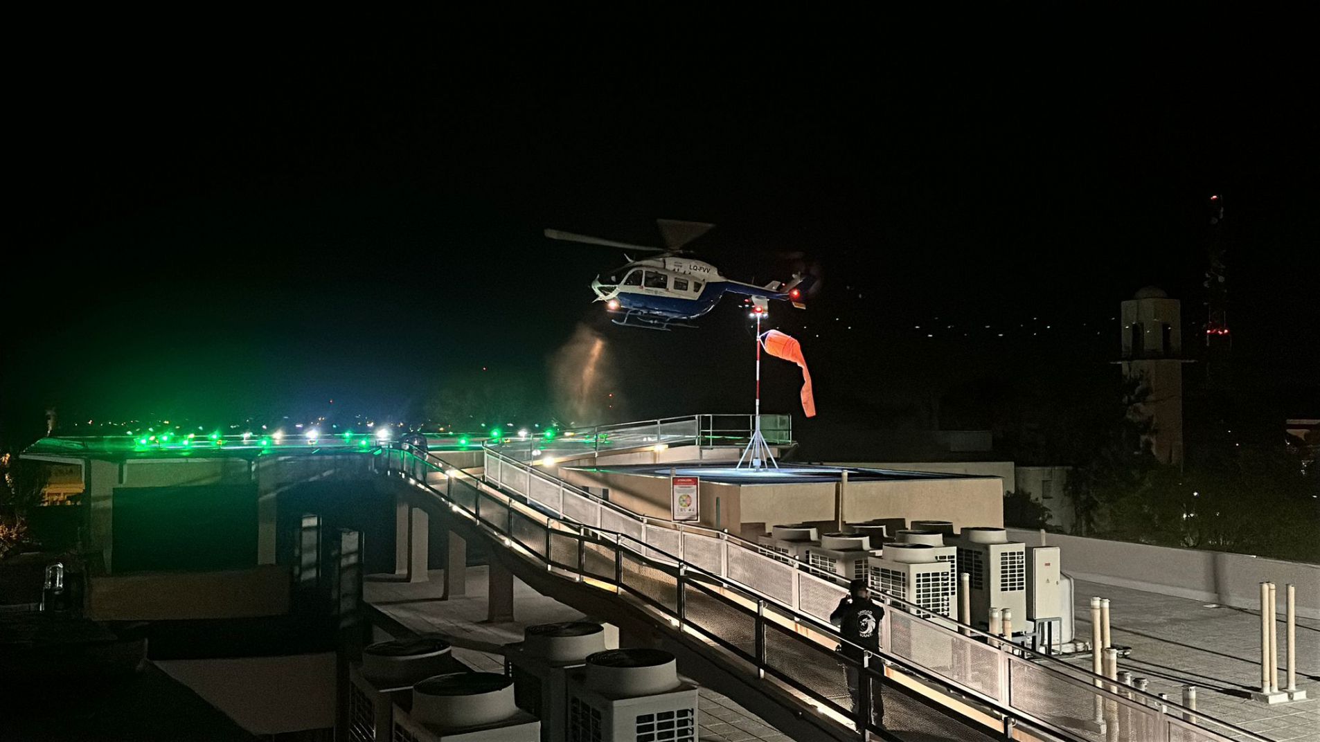 Trasladaron en helicóptero a un hombre que fue baleado en El Molino