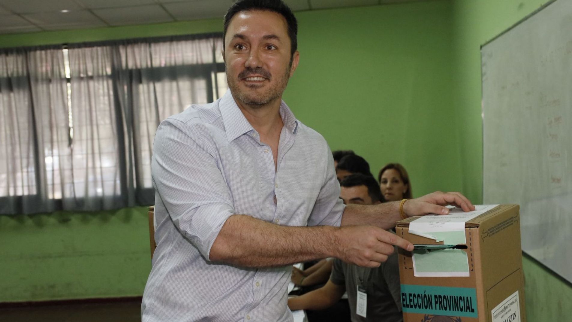 Luis Petri votó y afirmó que "Nos jugamos el futuro del país"