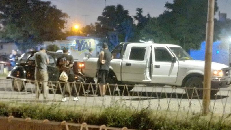 Un joven lesionado en un choque entre un Citroën y una camioneta