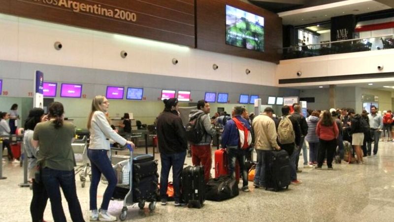 Suspendieron el paro previsto en aeropuertos para el lunes 9
