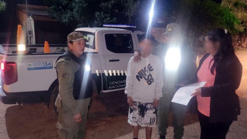 Gendarmería rescató a un menor perdido con lesiones en sus piernas